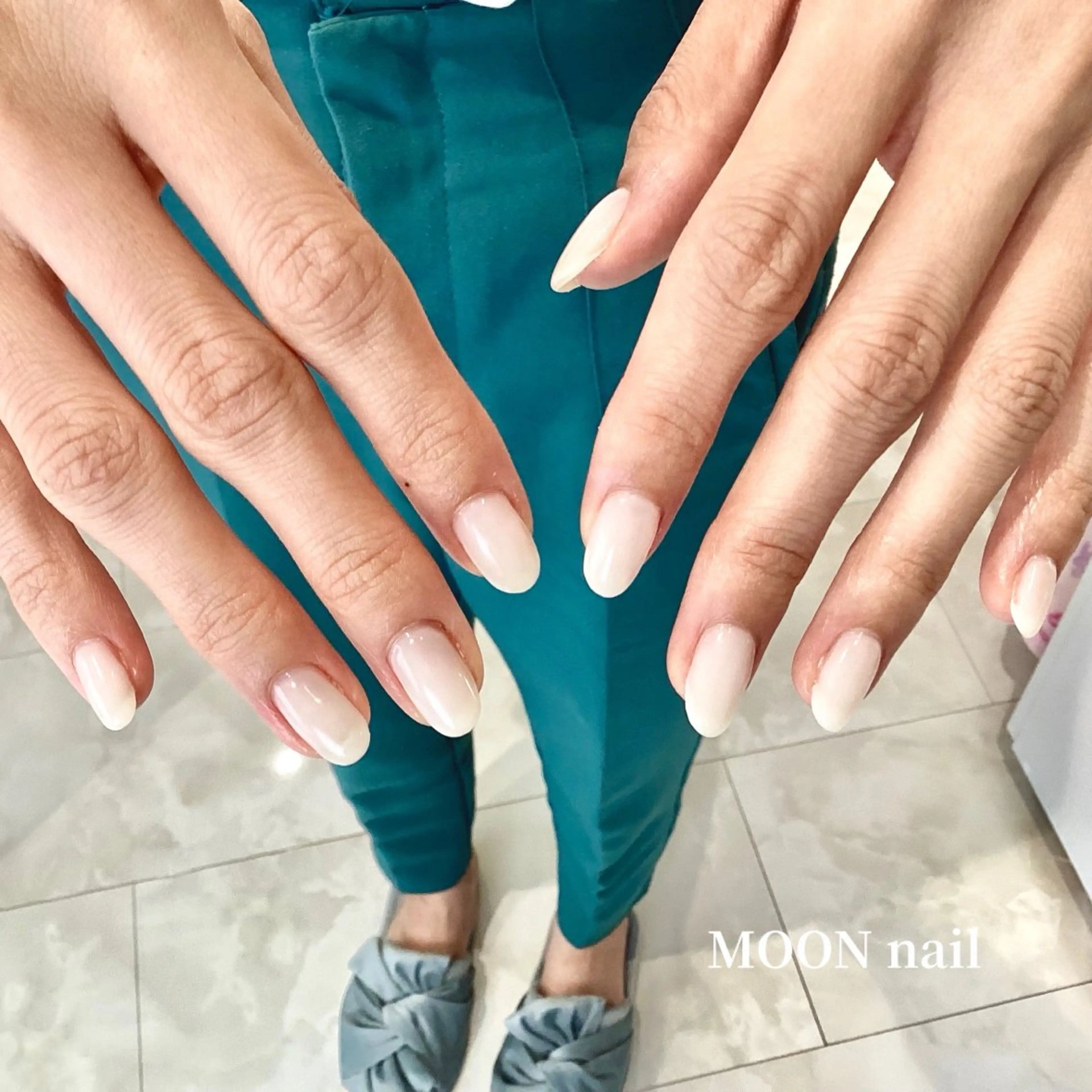 ネイル ホワイト 浦添 MOON  nailのネイルデザイン