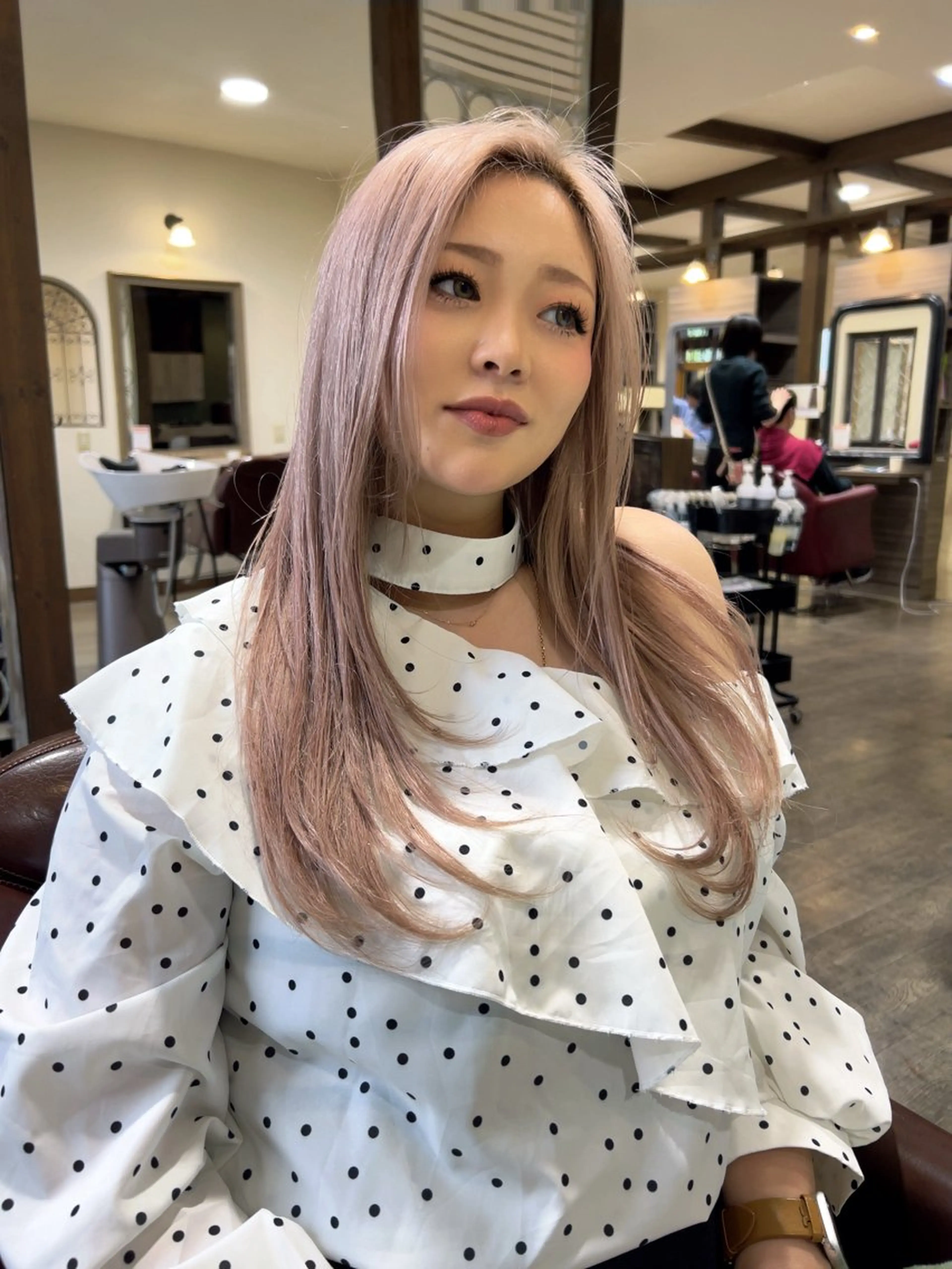 ロング 曲がるストレート/ レイヤー/大野真央のヘアスタイル