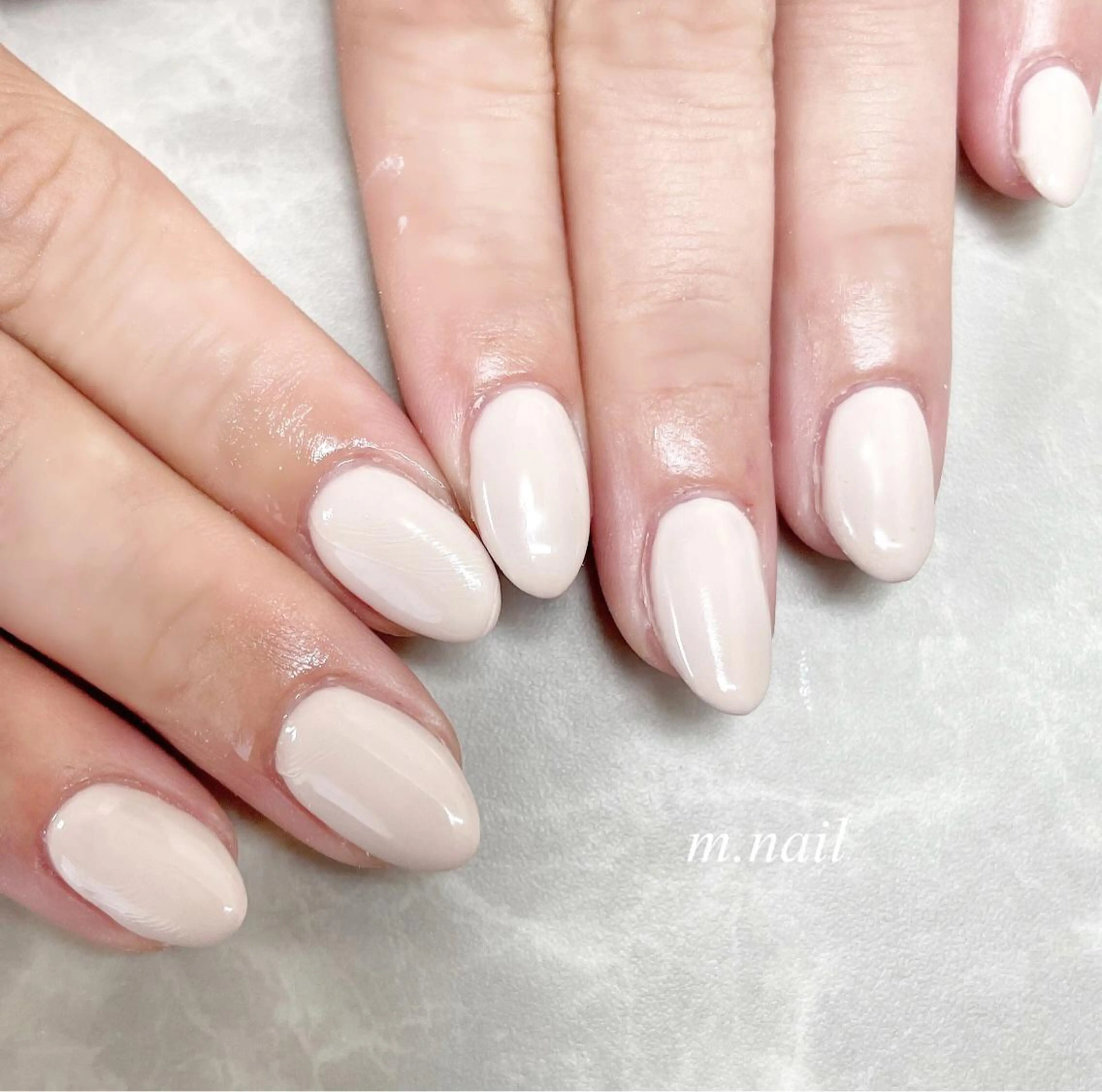 ネイル オフィスネイル ワンカラーネイル シンプルネイル 夏ネイル ホワイト ハンドネイル m.nail salonのネイルデザイン