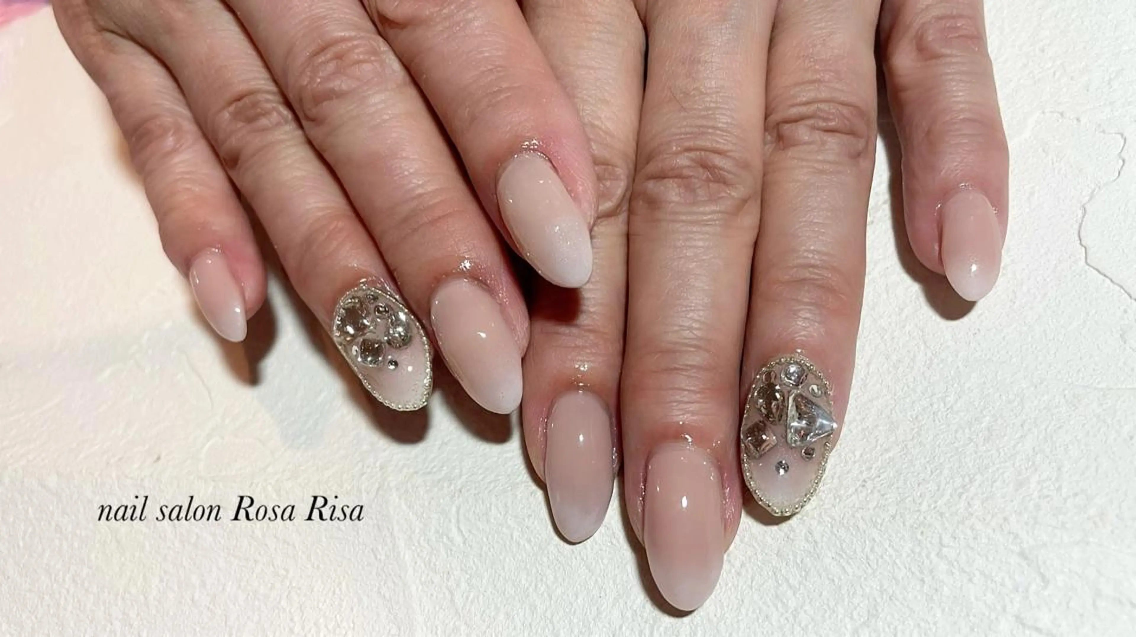 セミロング ネイル ネイルスタジオ シェイクユアハンズのネイルデザイン