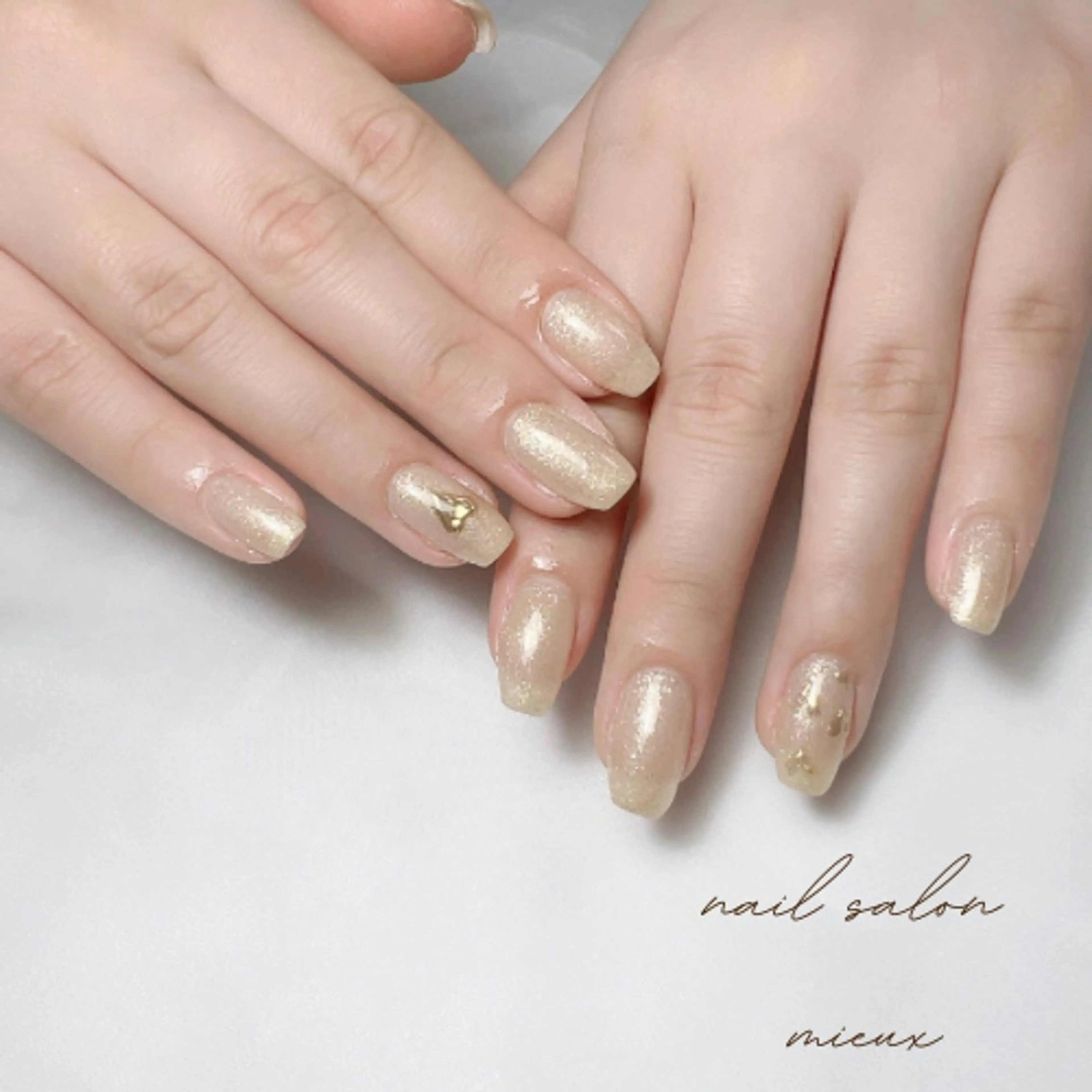 ネイル ミラーネイル nalu nailのネイルデザイン