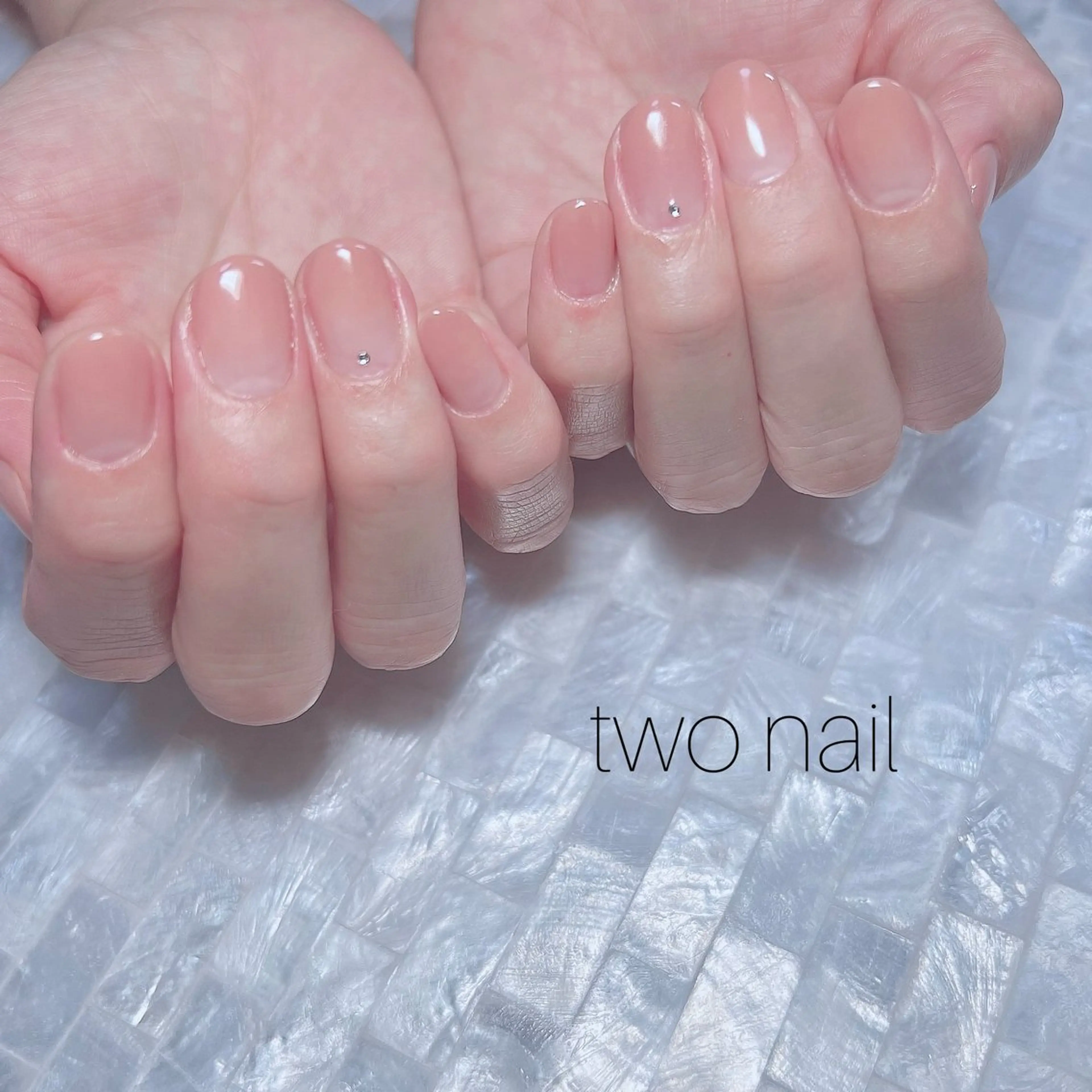 ネイル ブラウン ネイルチップ ホワイト ハンドネイル two nailのネイルデザイン