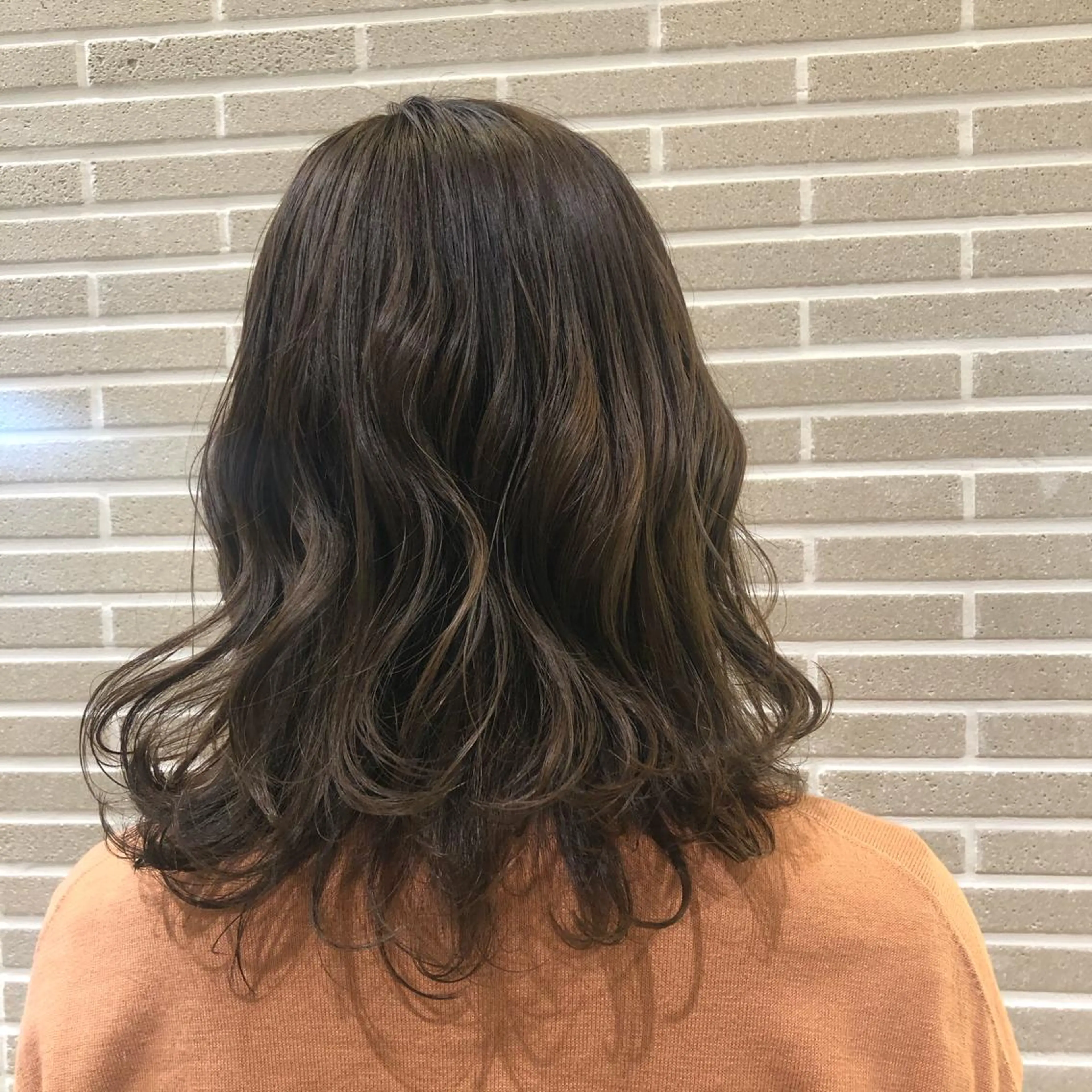 ミディアム カット ヘアカラー トリートメント 植田 菜月のヘアスタイル