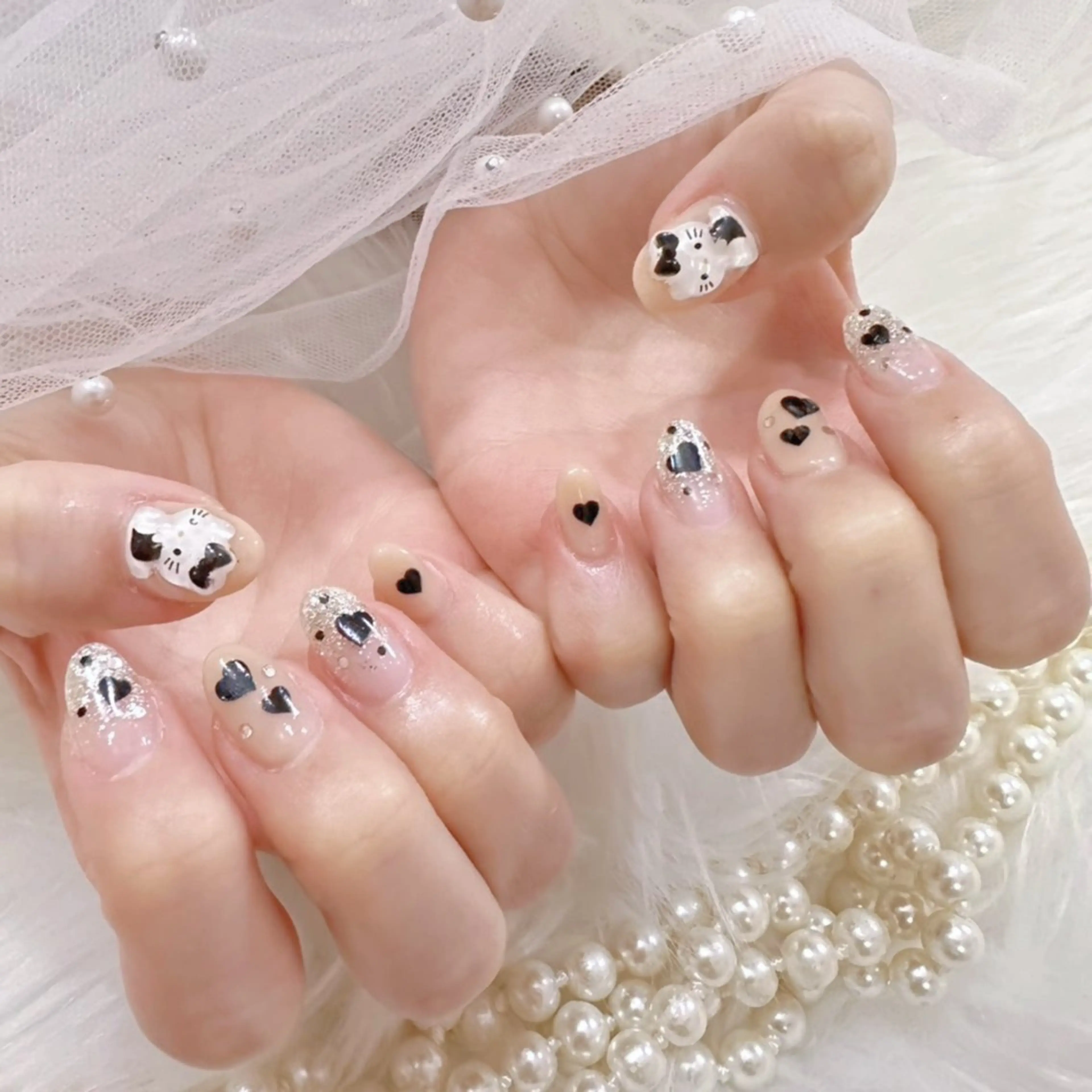 ネイル チークネイル フレンチネイル ジェルネイル ガーリー ハート 安部 沙織のネイルデザイン