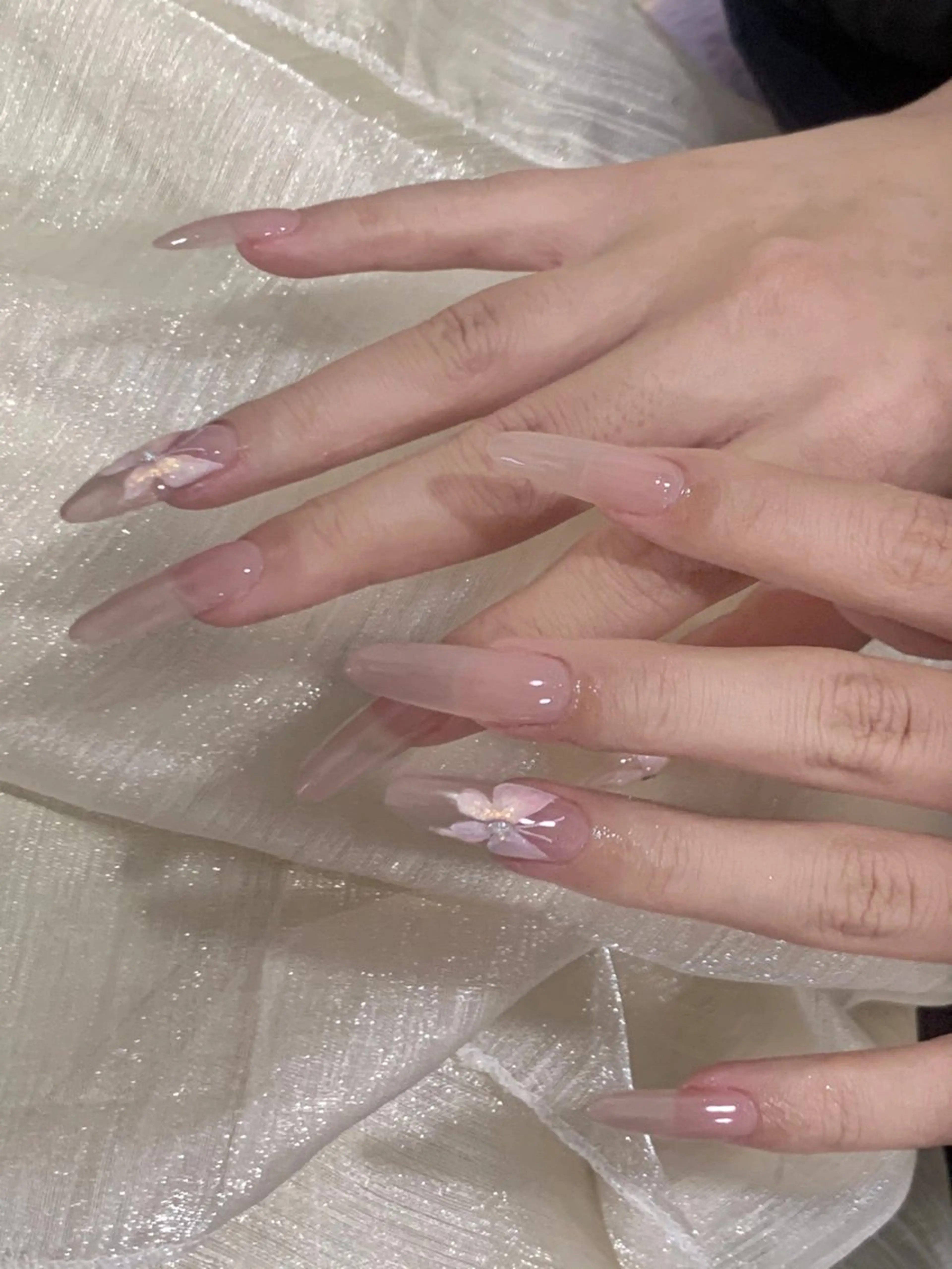 ネイル 長さ出し フットネイル フレンチネイル ジェルネイル ガラスフレンチ ハンドネイル ハンドケア More Glam渋谷店のネイルデザイン