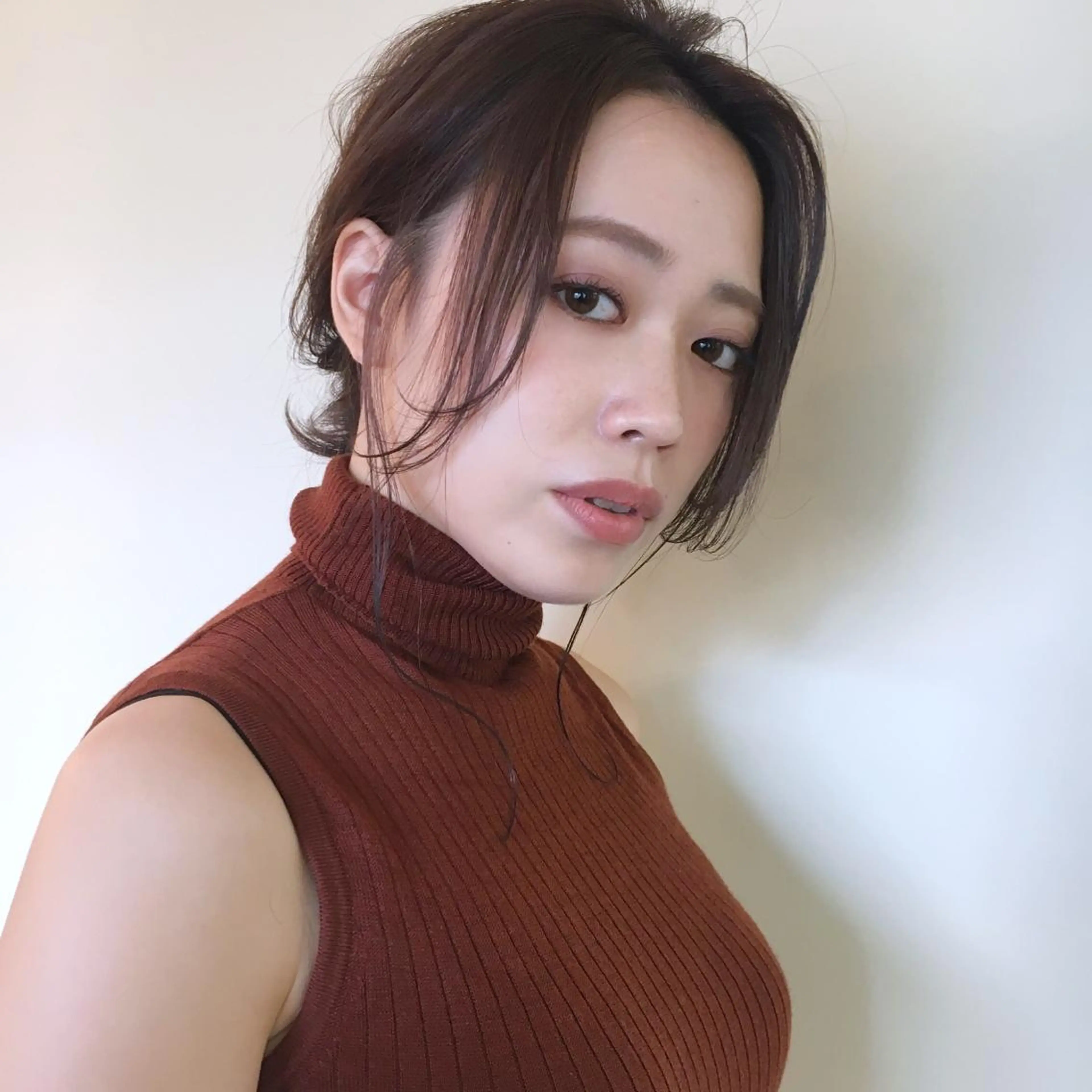 セミロング カラー ヘアアレンジ お団子ヘア アッシュ パープルカラー パープルアッシュ 薬院:今泉/上川美幸 ボブ/顔周りレイヤーのヘアスタイル