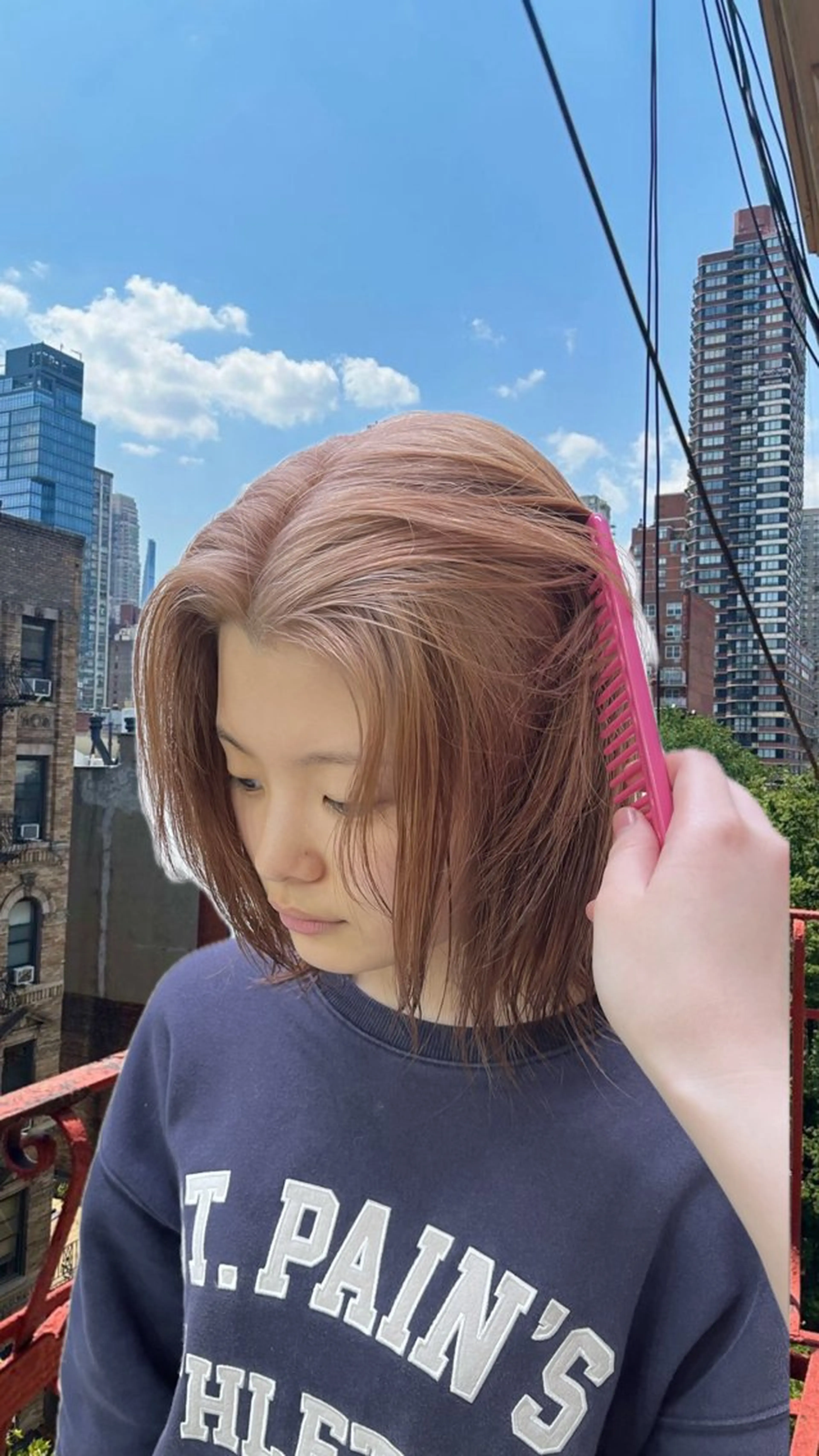 ミディアム ブリーチ/デザイン SAKUのヘアスタイル