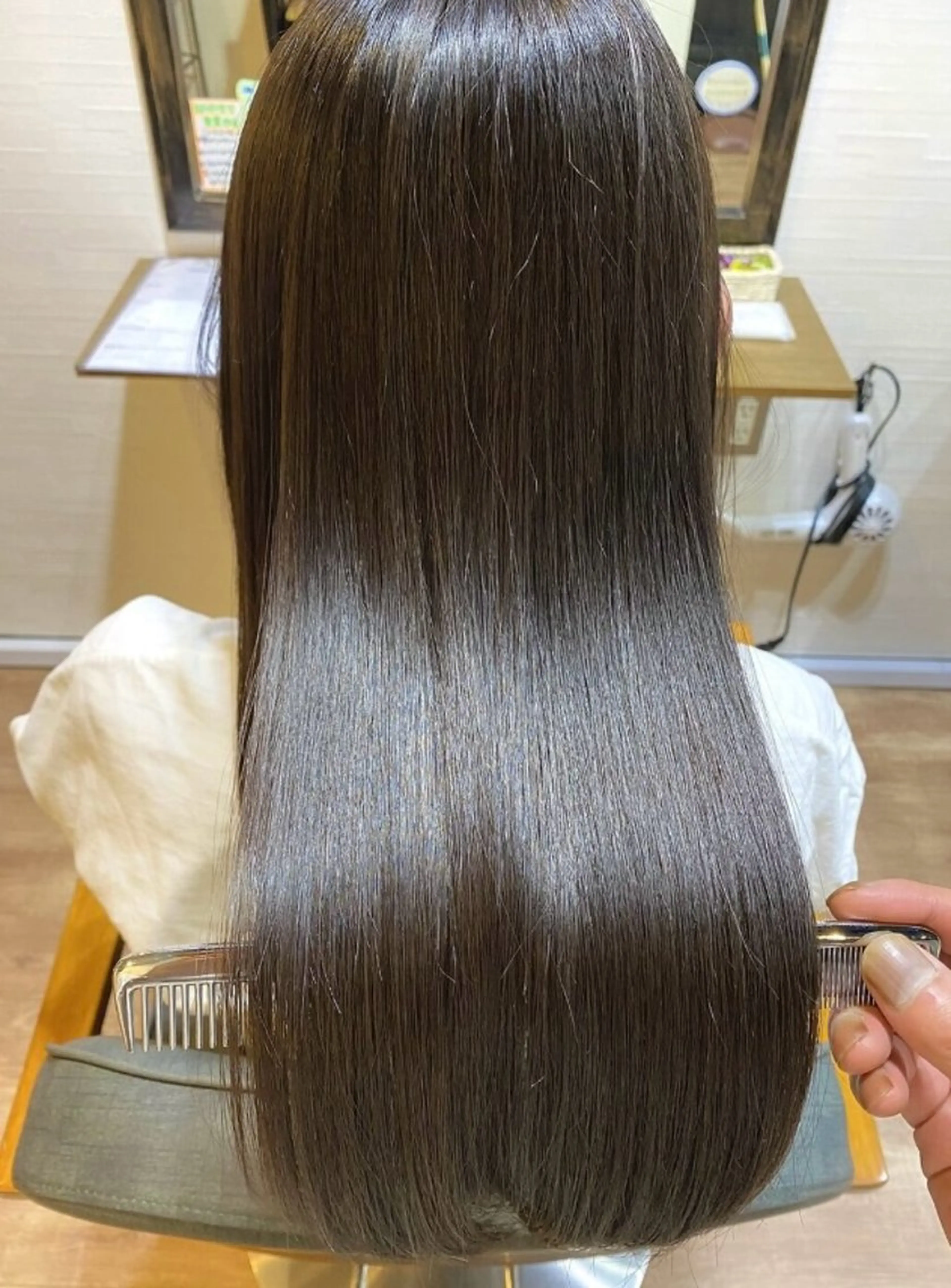 ロング トリートメント カット 縮毛矯正 トリートメント ヘッドスパ 個室美容室miyuu hair&spa所属・加藤 あおいのヘアスタイル
