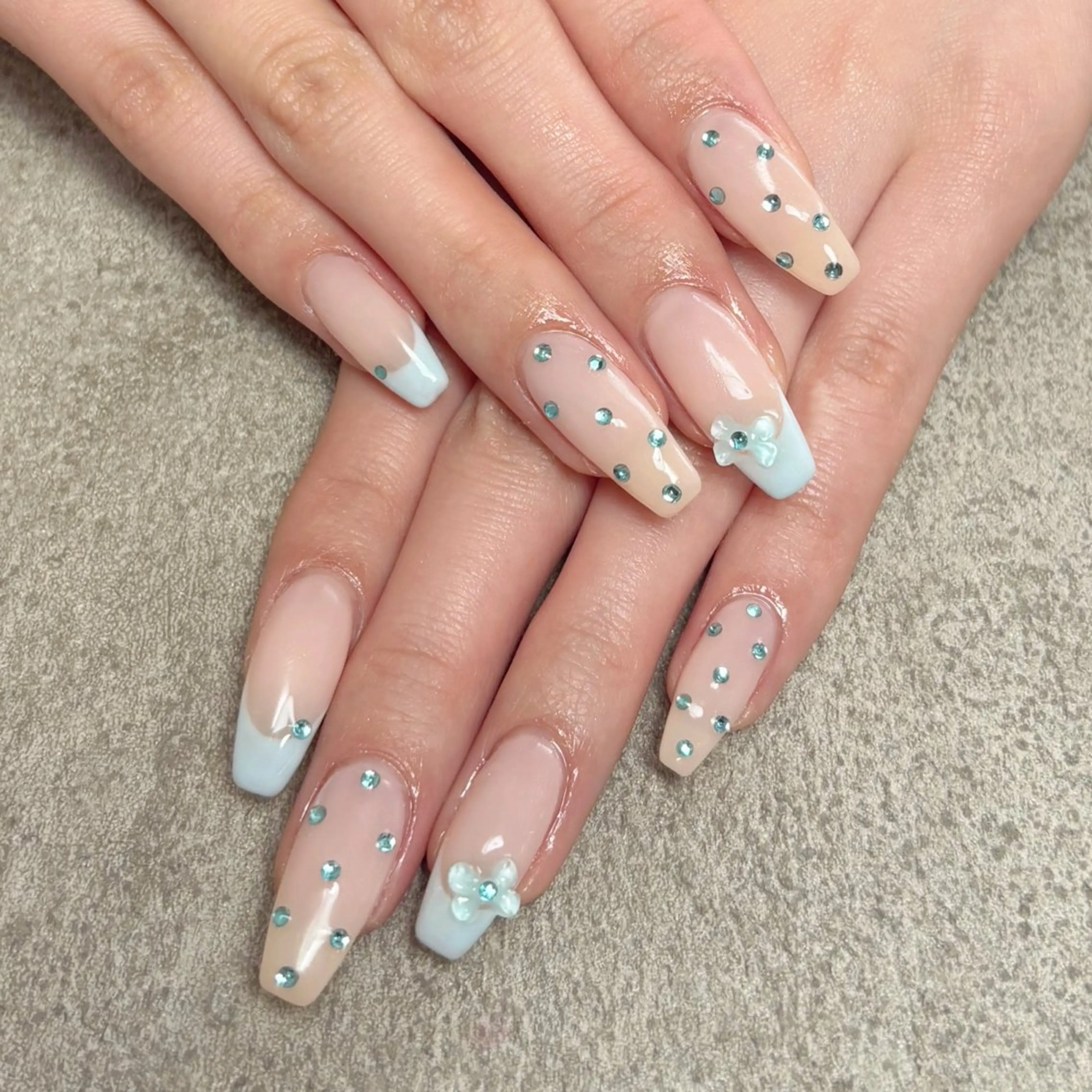 ネイル ハンドネイル nailroom DIASOMNIAのネイルデザイン