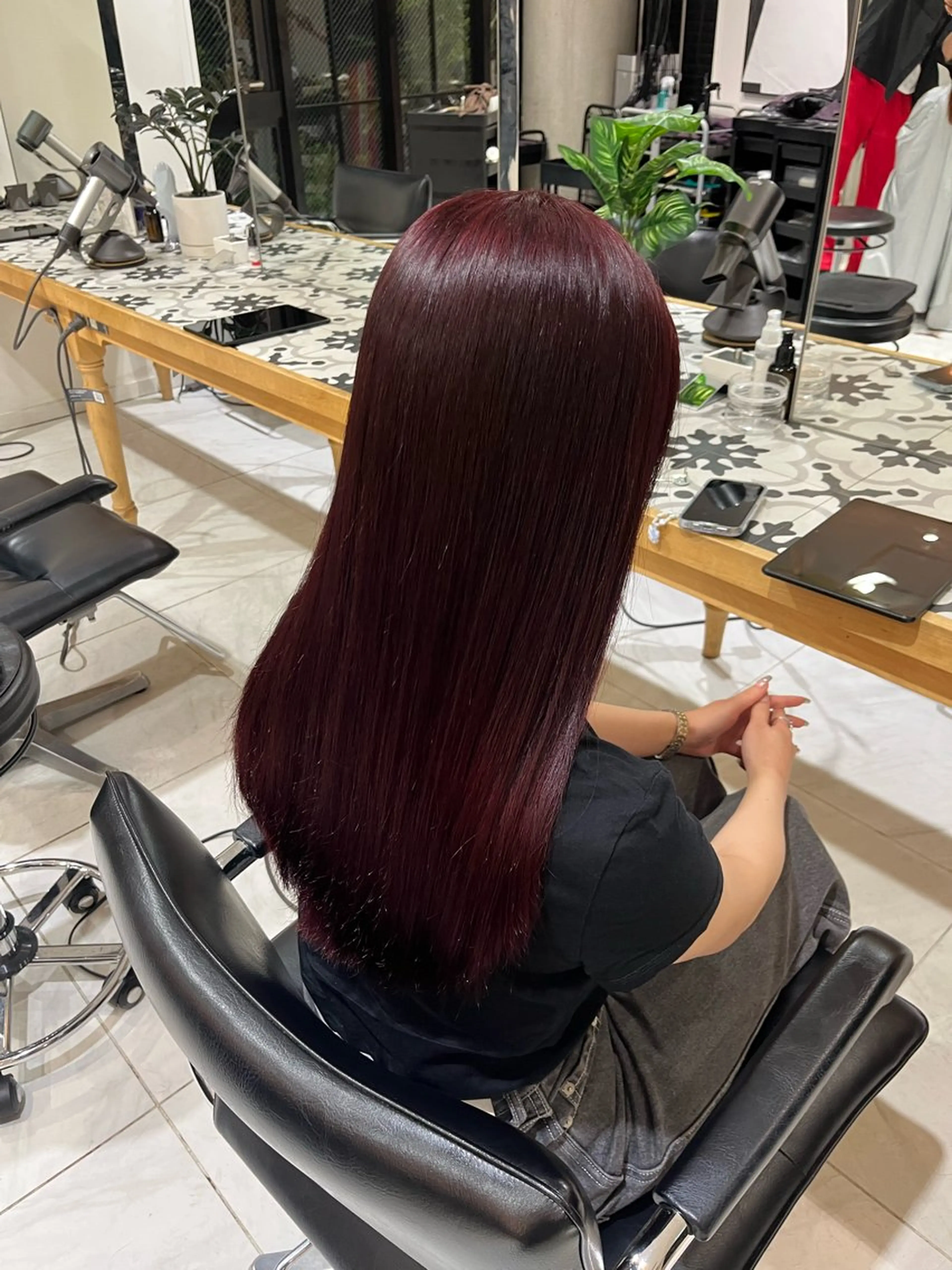 ロング カラー レッドカラー ヘアカラー トリートメント ナミ🩶暗髪/暖色 ❤️/透明感/縮毛のヘアスタイル