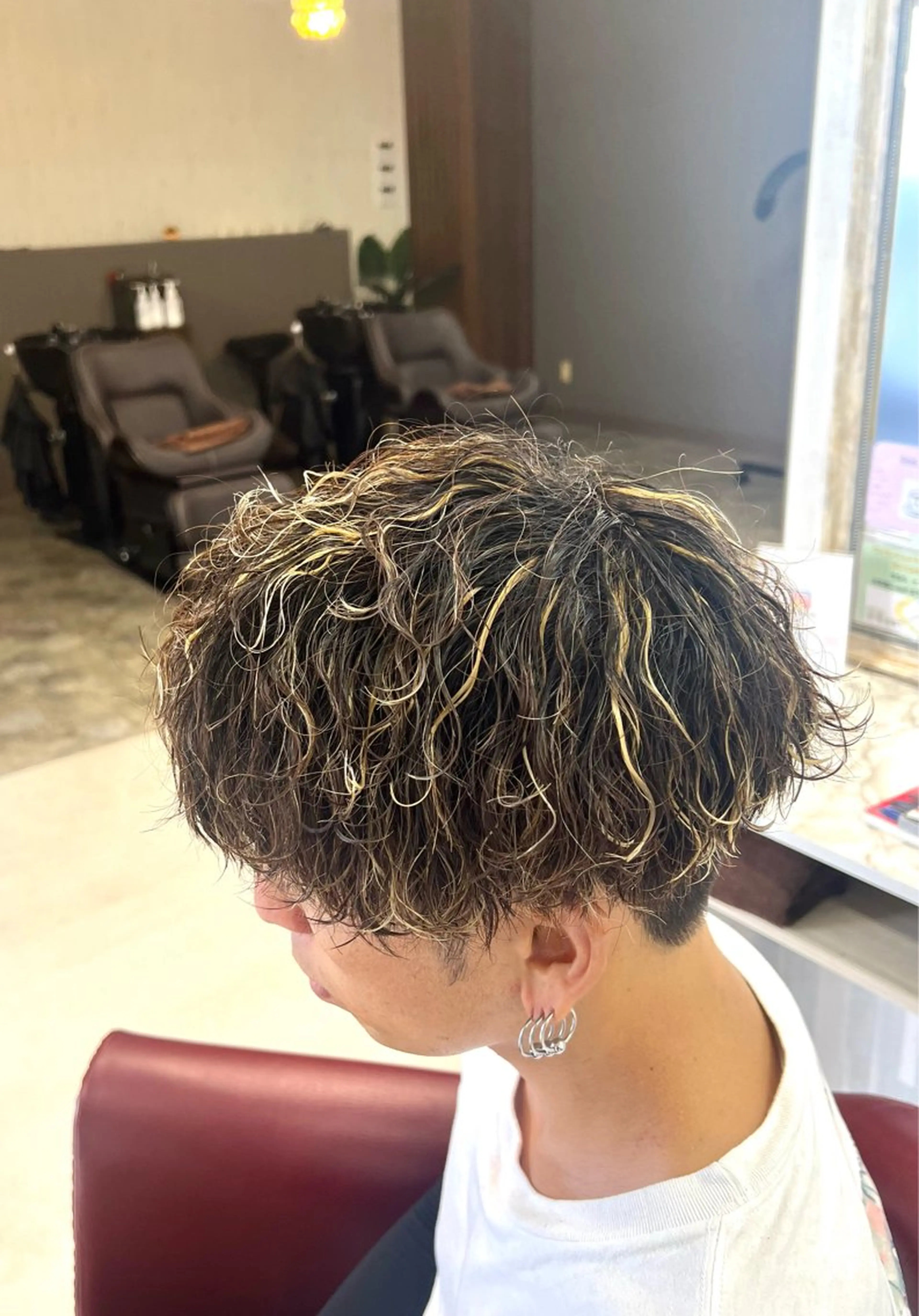 ショート カラー パーマ メンズ メンズメッシュ メンズパーマ 波巻きパーマ メッシュ KEN 🌟のヘアスタイル