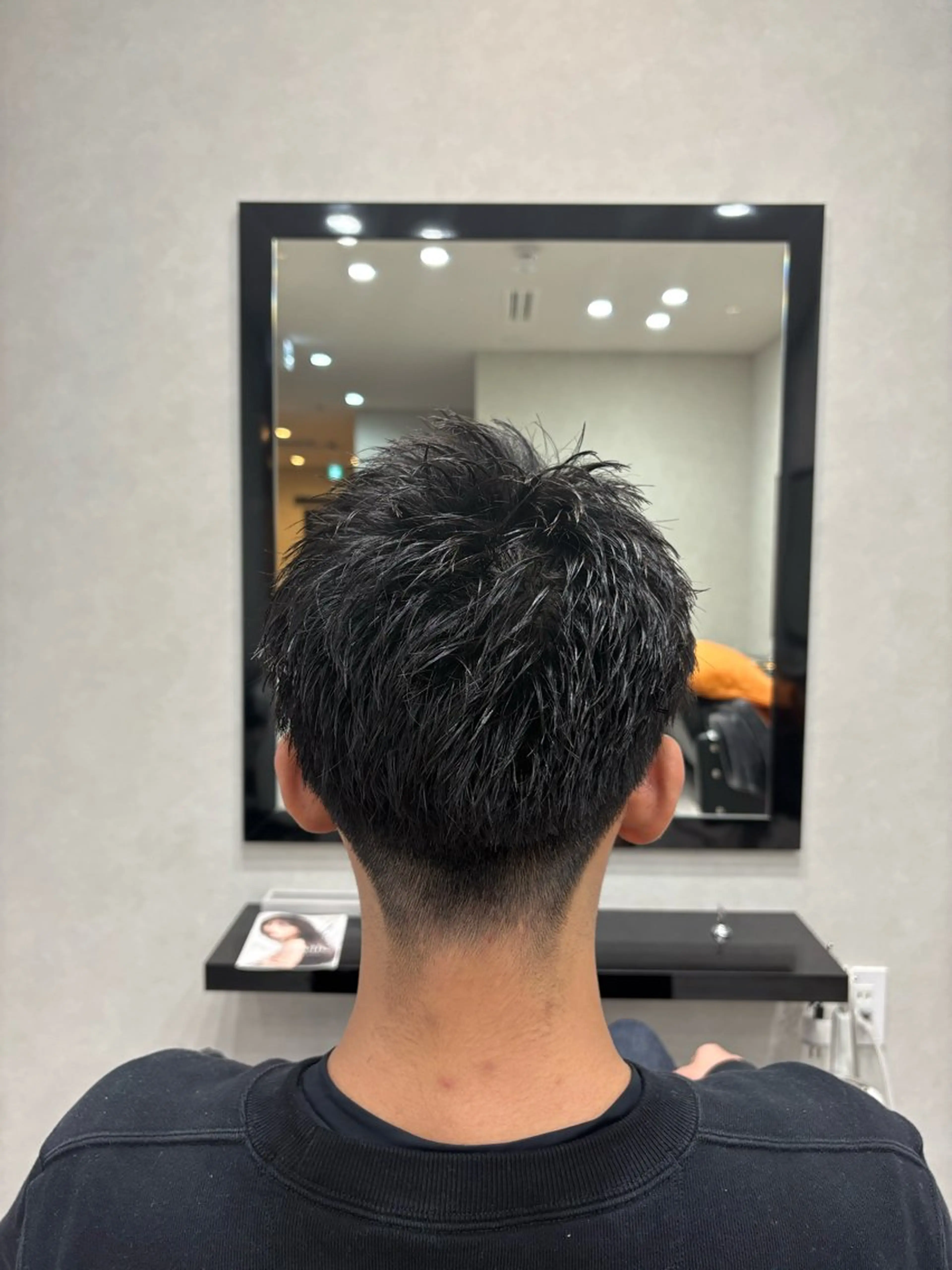 ショート メンズ 刈り上げ 岡田 洋太のヘアスタイル