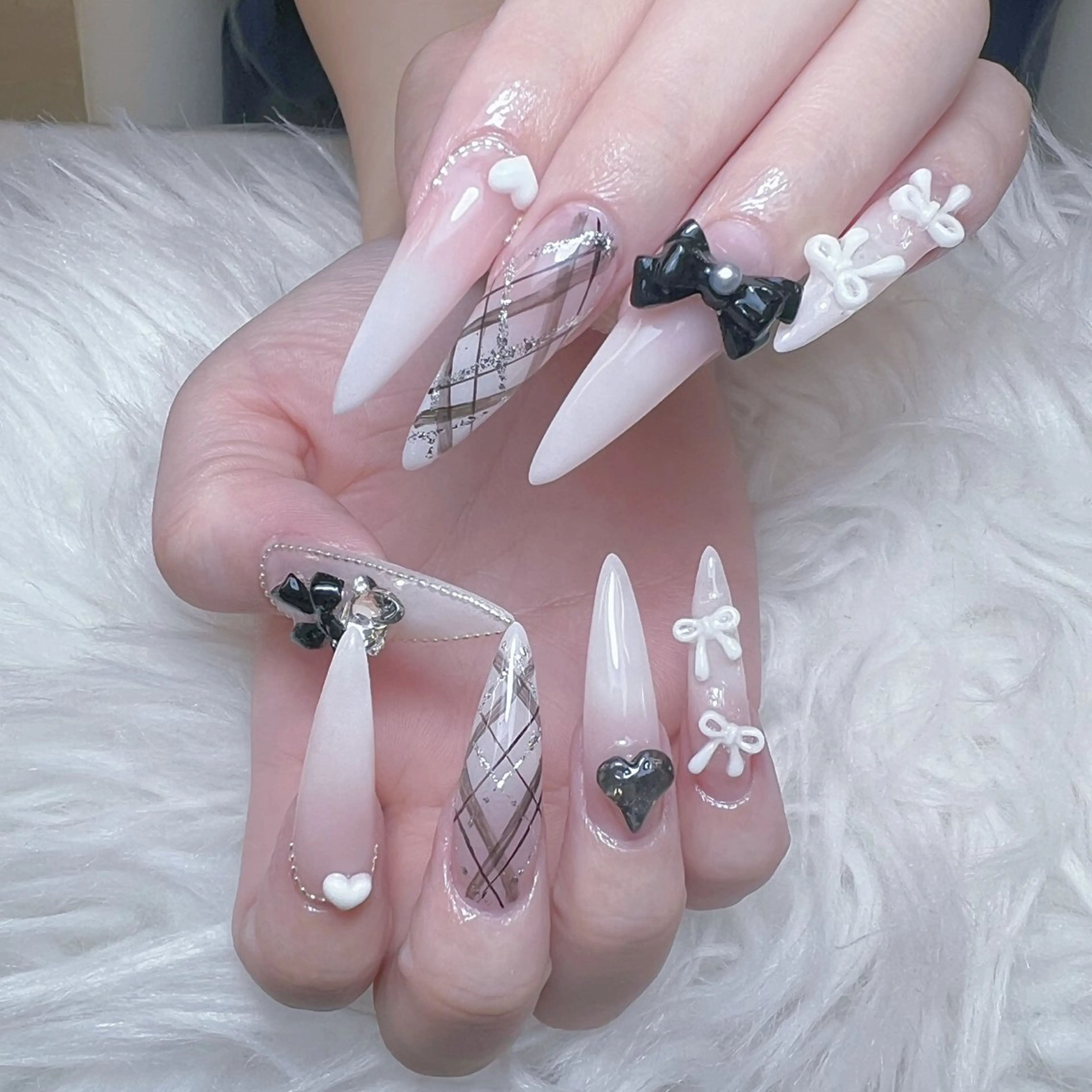 ネイル アートネイル オーロラネイル チークネイル 長さ出し フットネイル Miya_nail所属・Miya _nailのネイルデザイン