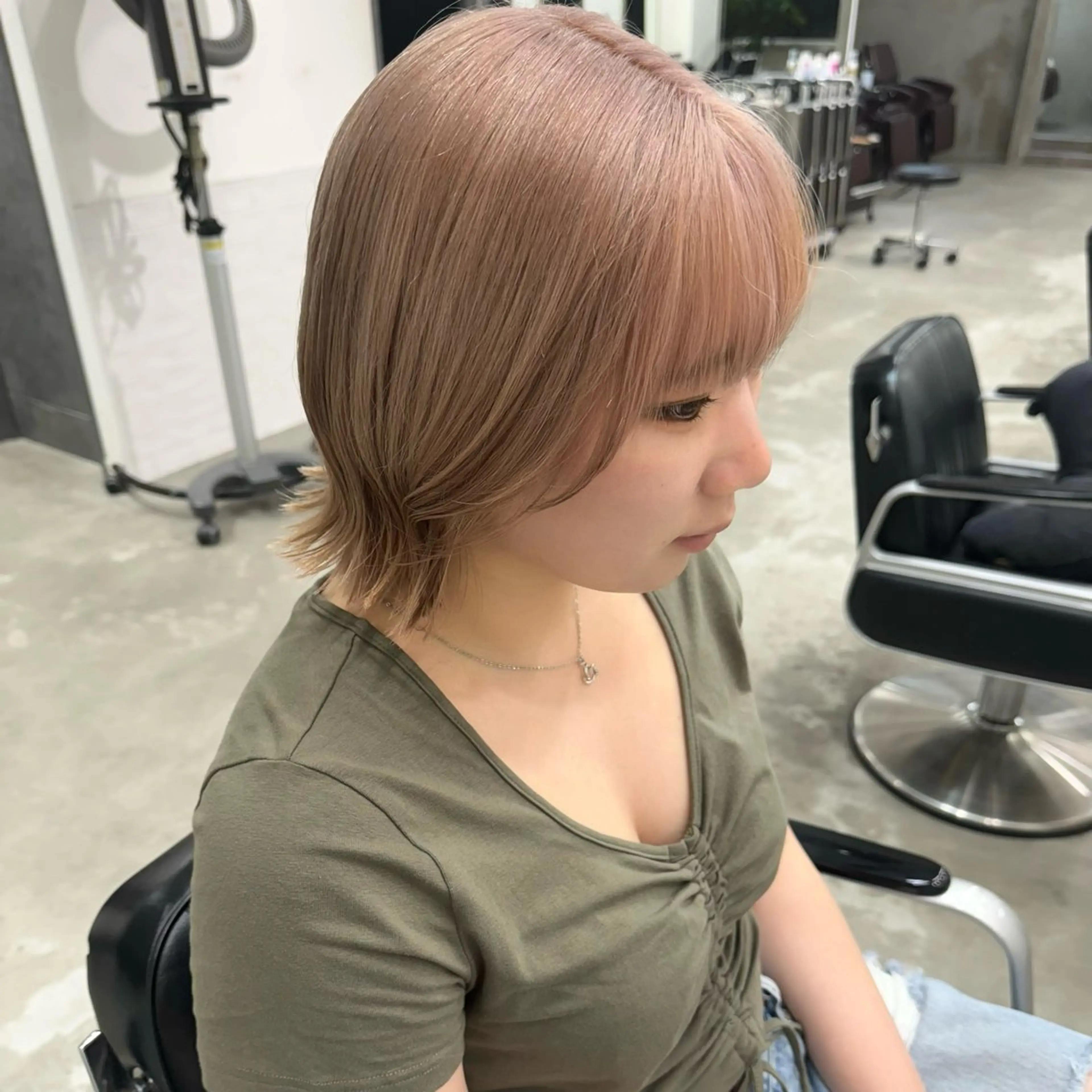 ミディアム カラー shiho .のヘアスタイル