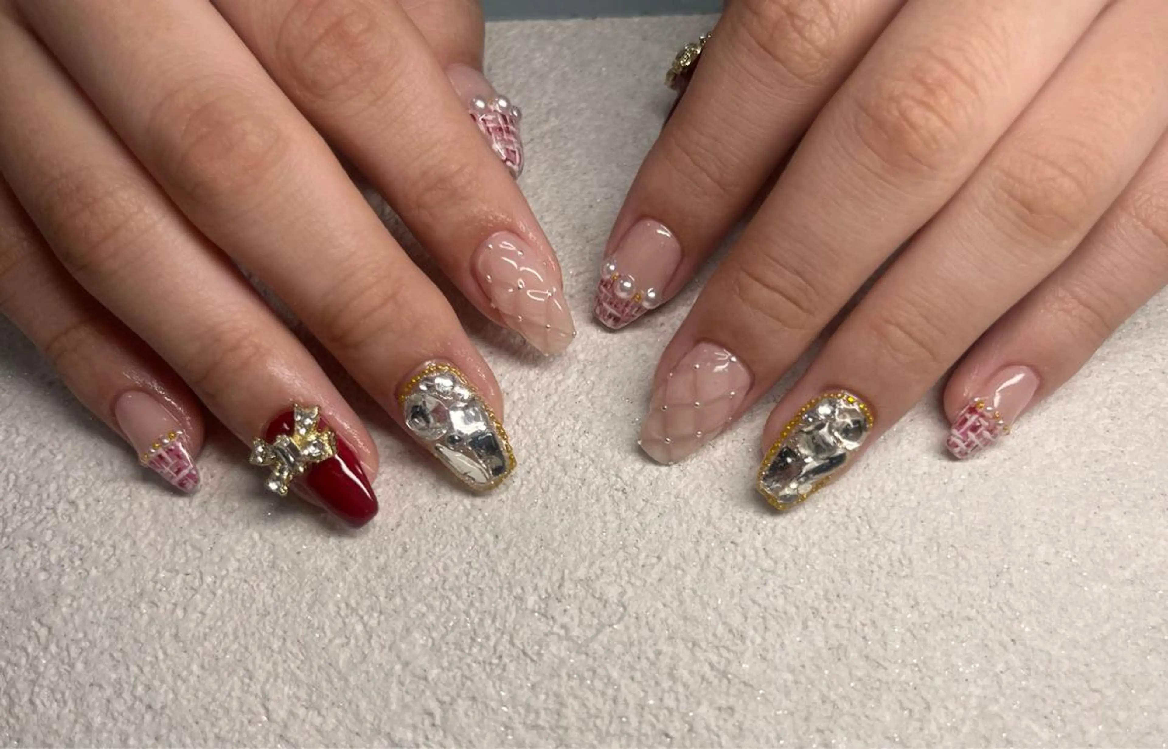 ネイル ジェルネイル パラジェル リボン ストーンネイル ツイードネイル le'a moe KONAMIのネイルデザイン