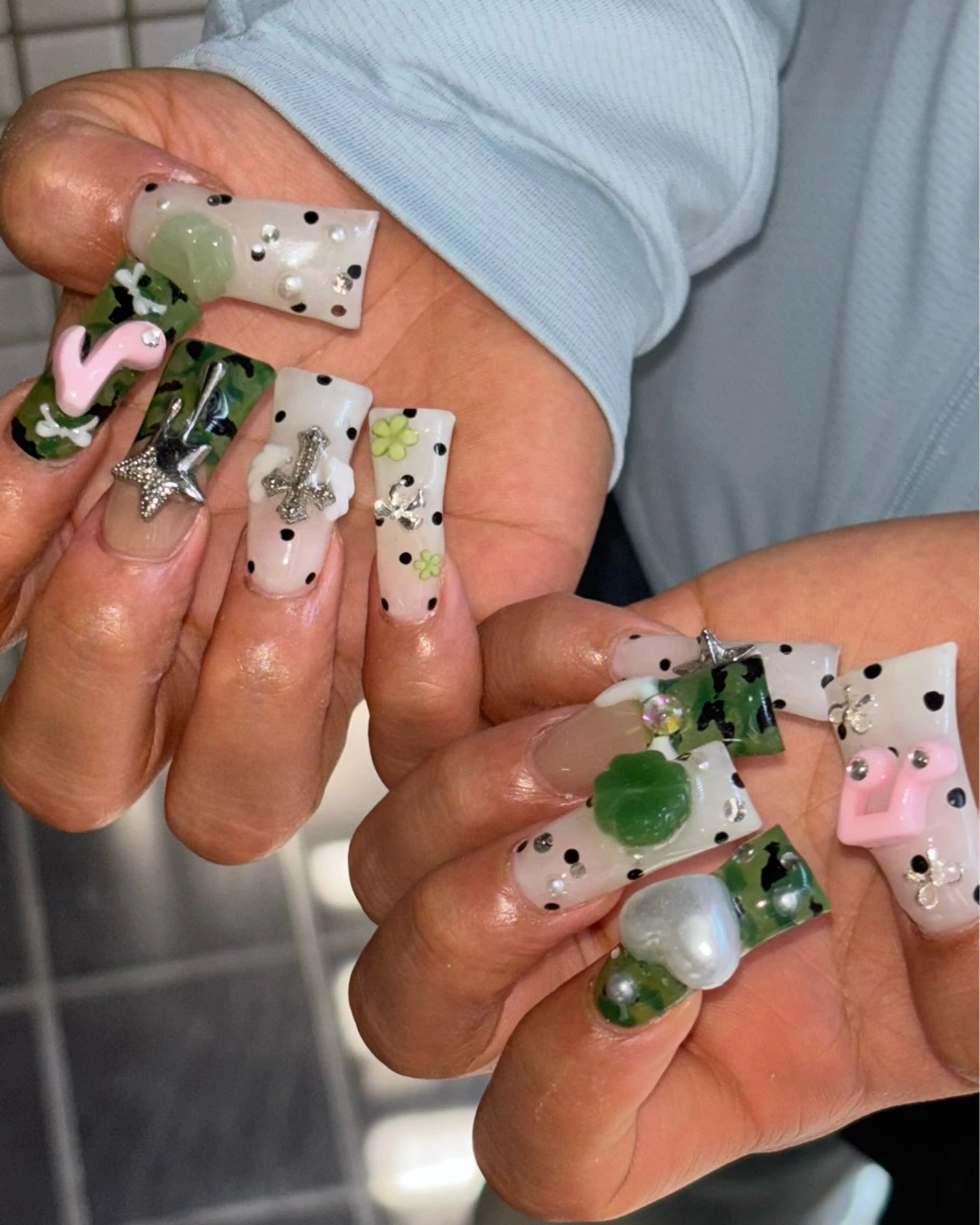 ネイル ハンドネイル 🪐富島彩夏 /海外nail🪐のネイルデザイン