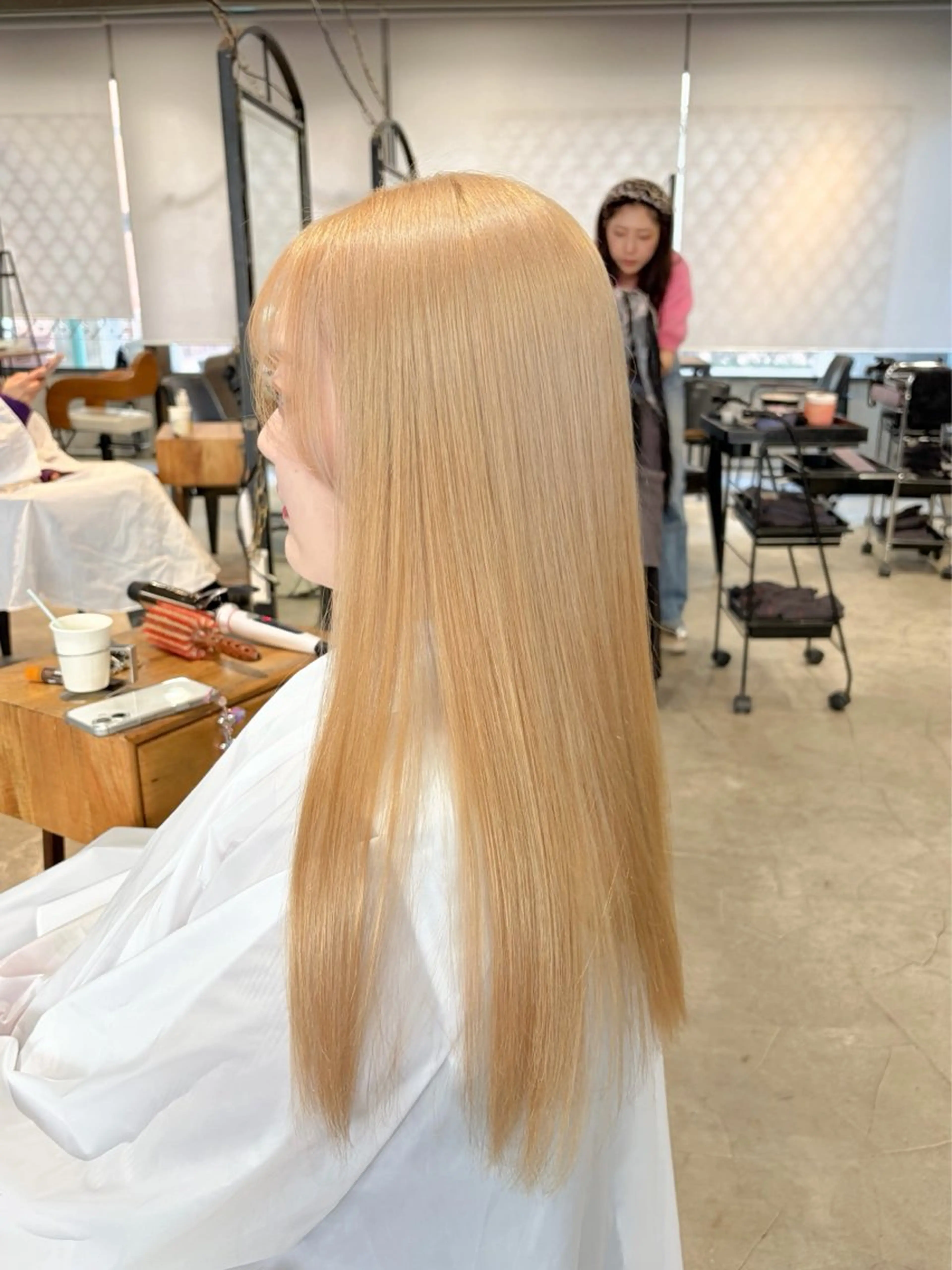 ロング カラー ベージュカラー ブロンド ハイトーンカラー ハイトーンベージュ ミルクティーベージュ ヘアカラー トリートメント ヘアセット 似合わせベージュ 🍯ayumi🍯のヘアスタイル