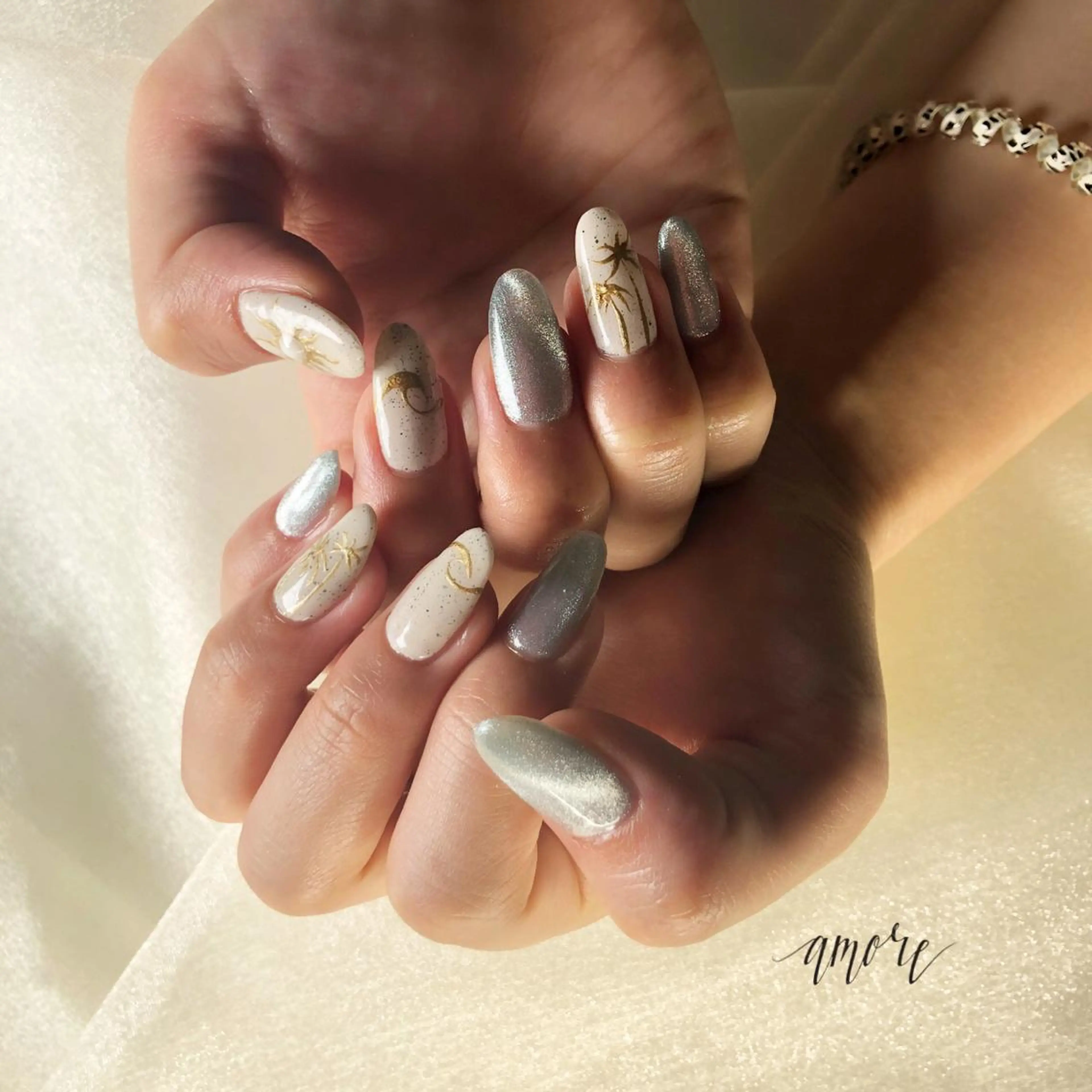 ネイル アートネイル ジェルネイル 氷ネイル・うるうるネイル マグネットネイル ミラーネイル You kyehwaのネイルデザイン