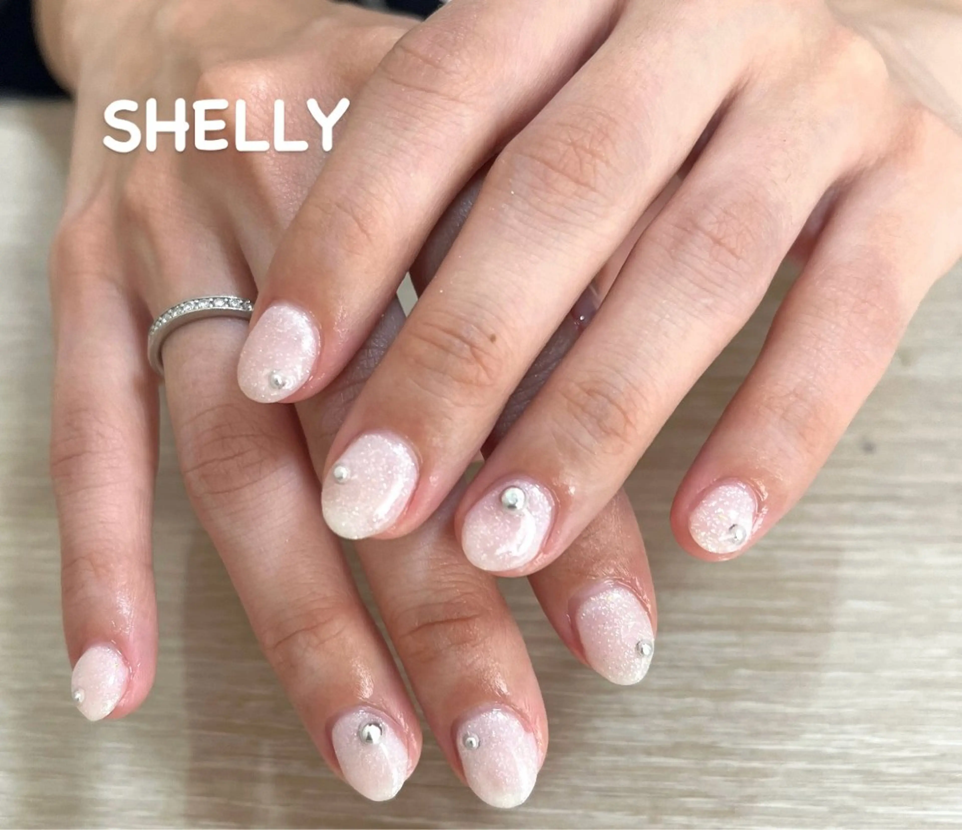 ネイル ラメ(グリッター) ワンカラーネイル ストーンネイル 翁長 結唯のマツエク・マツパデザイン