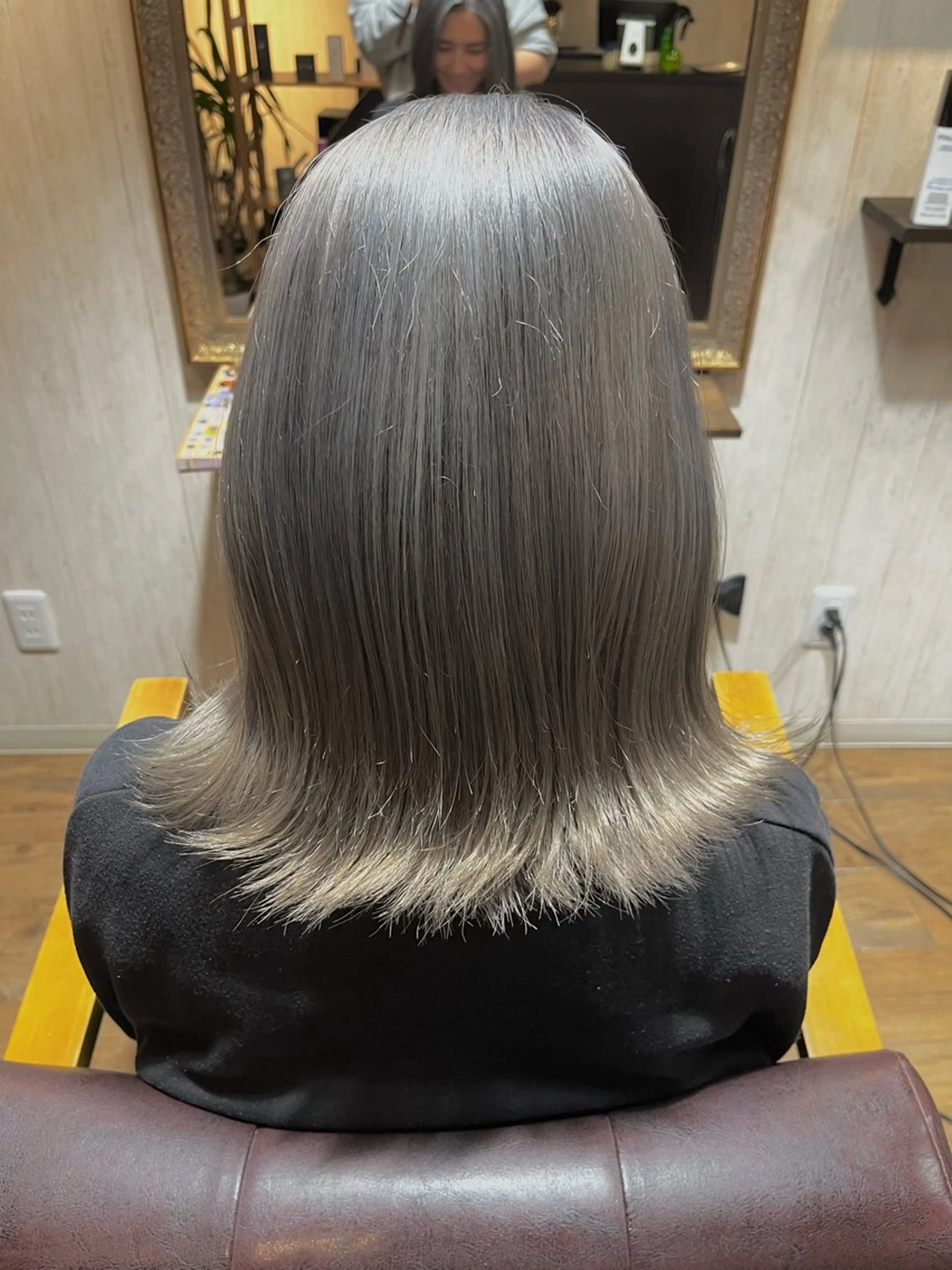 カラー ベージュカラー ヘアカラー トリートメント SORA所属・. Lｉｅのヘアスタイル