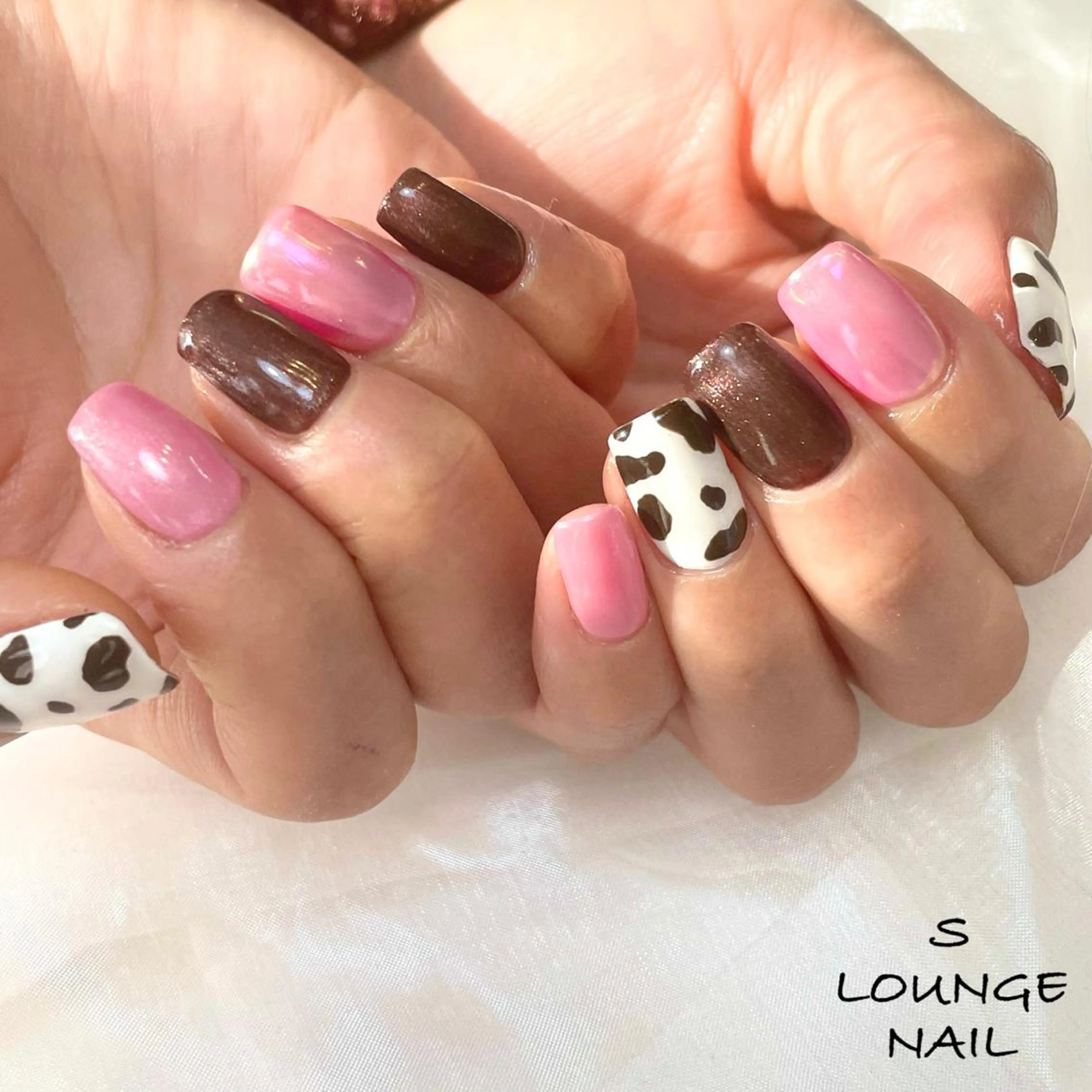 ネイル アニマル柄 ハンドネイル フットネイル S LOUNGE NAIL所属・パーツたくさん🍓 SUMIのネイルデザイン