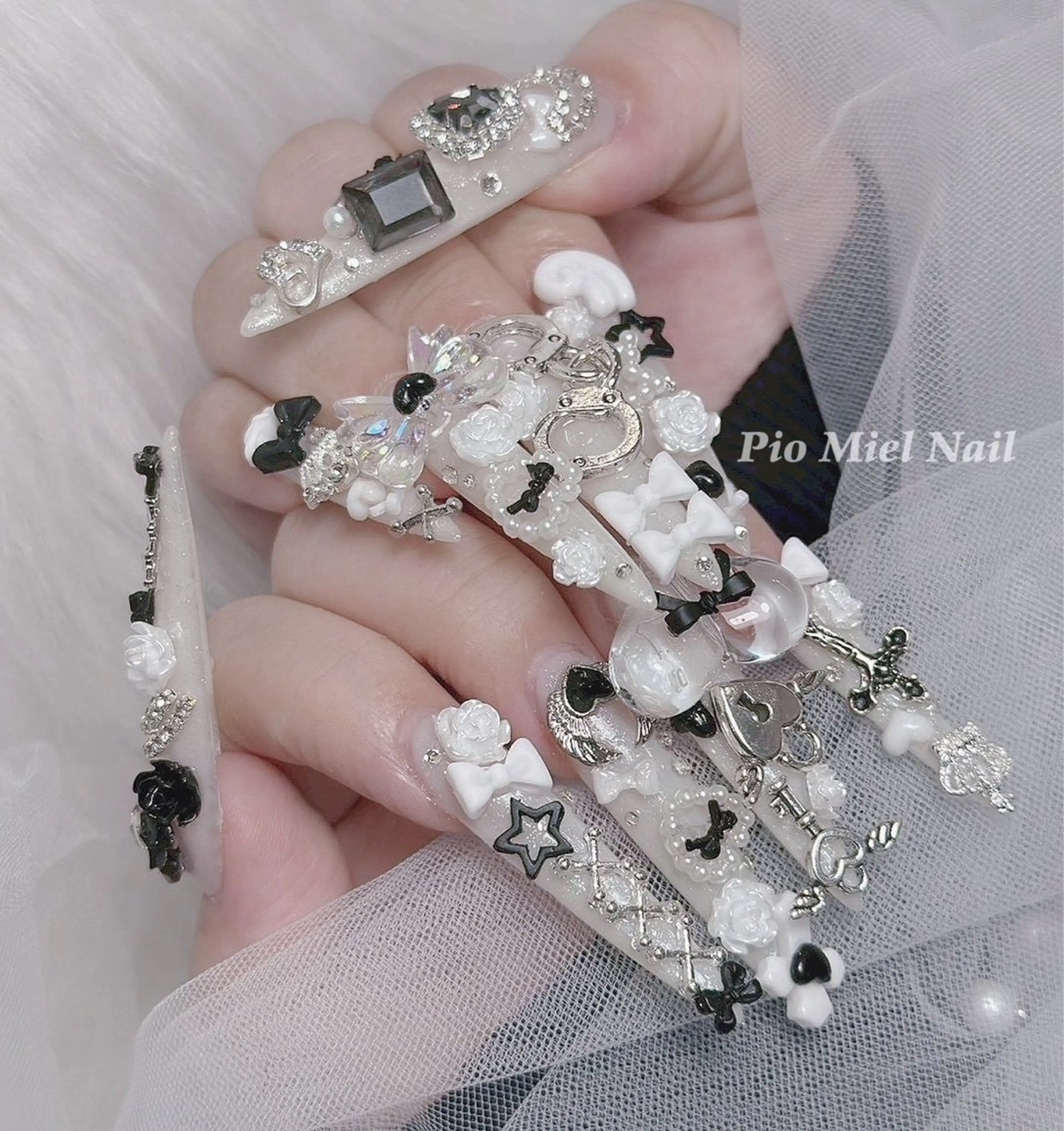 ネイル ハンドネイル HANA 長さだしのネイルデザイン