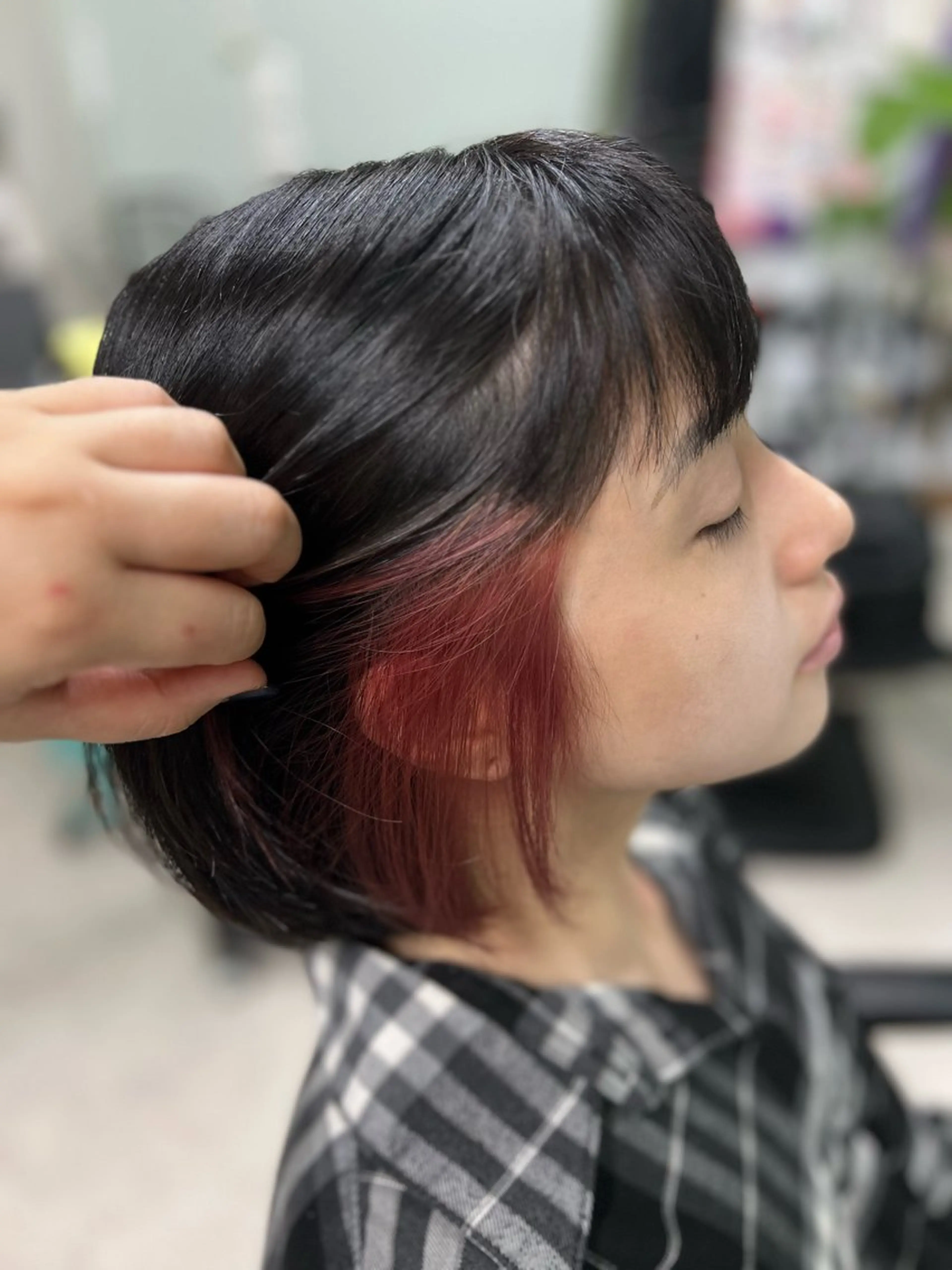 ミディアム カラー イヤリングカラー ビューティサロン 月麗(ルナ)のヘアスタイル