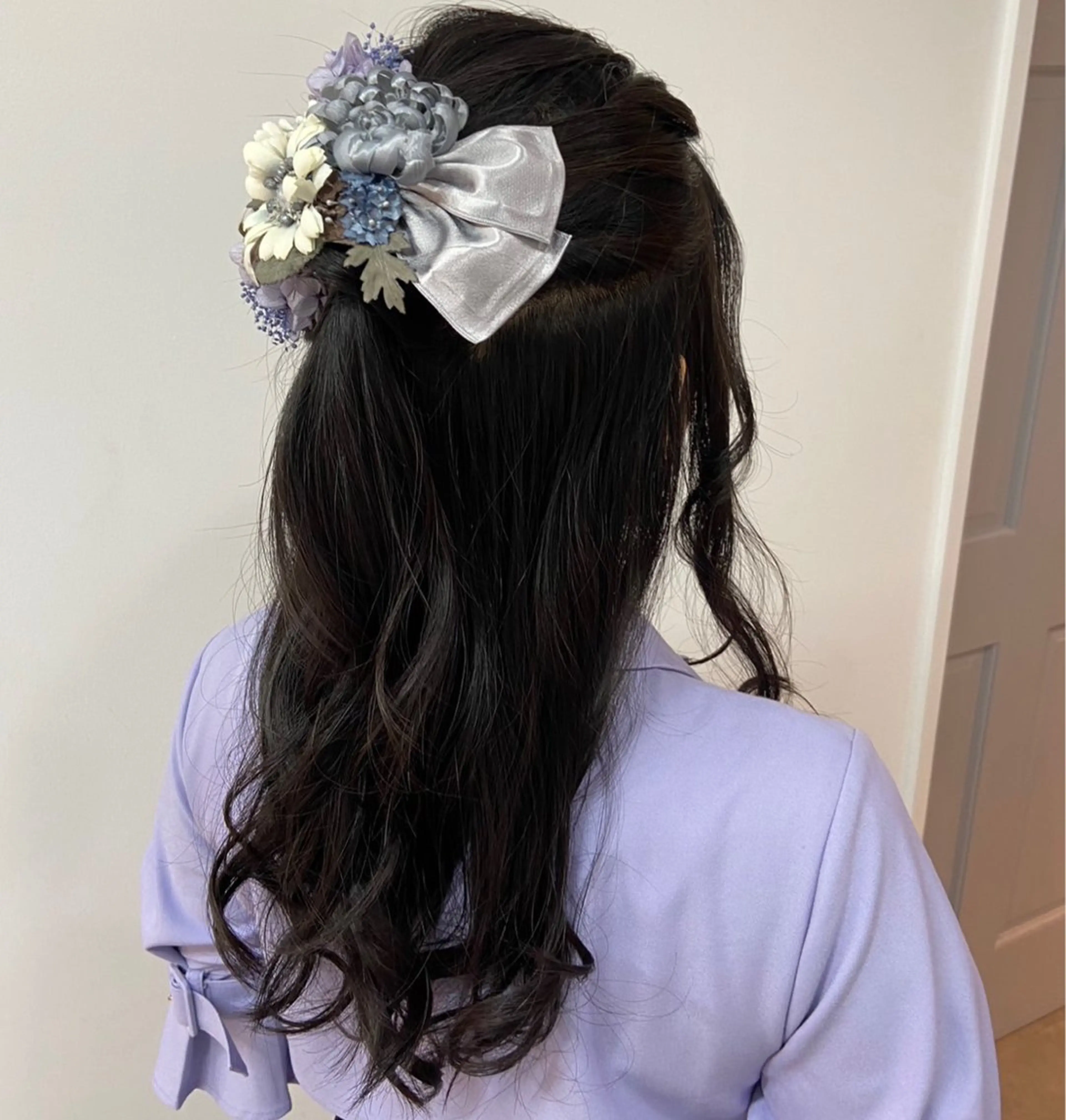 ロング ロング 安岡美咲✂︎ 艶カラー/髪質改善のヘアスタイル