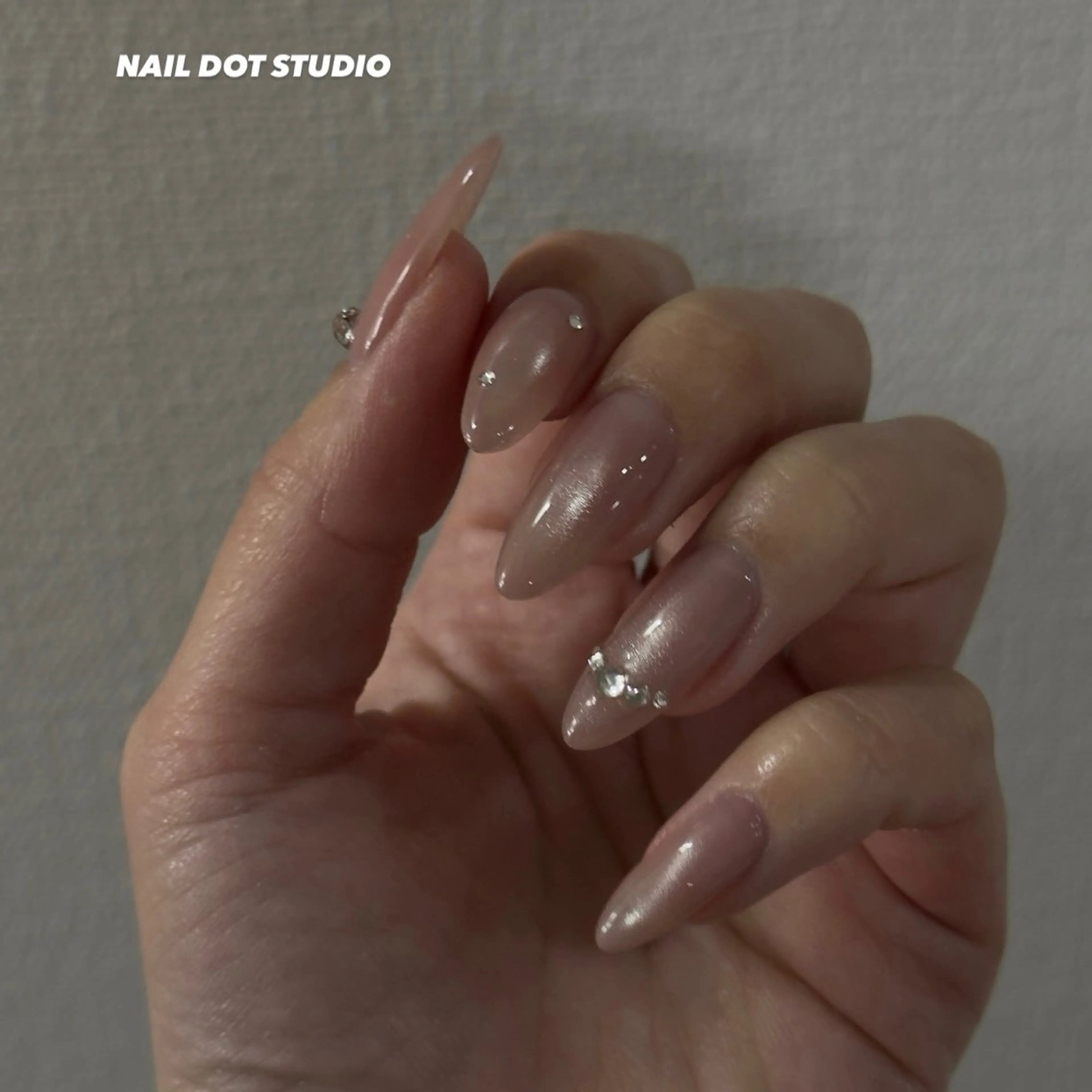 ネイル ハンドネイル NAILDOTSTU DIO SEINAのネイルデザイン