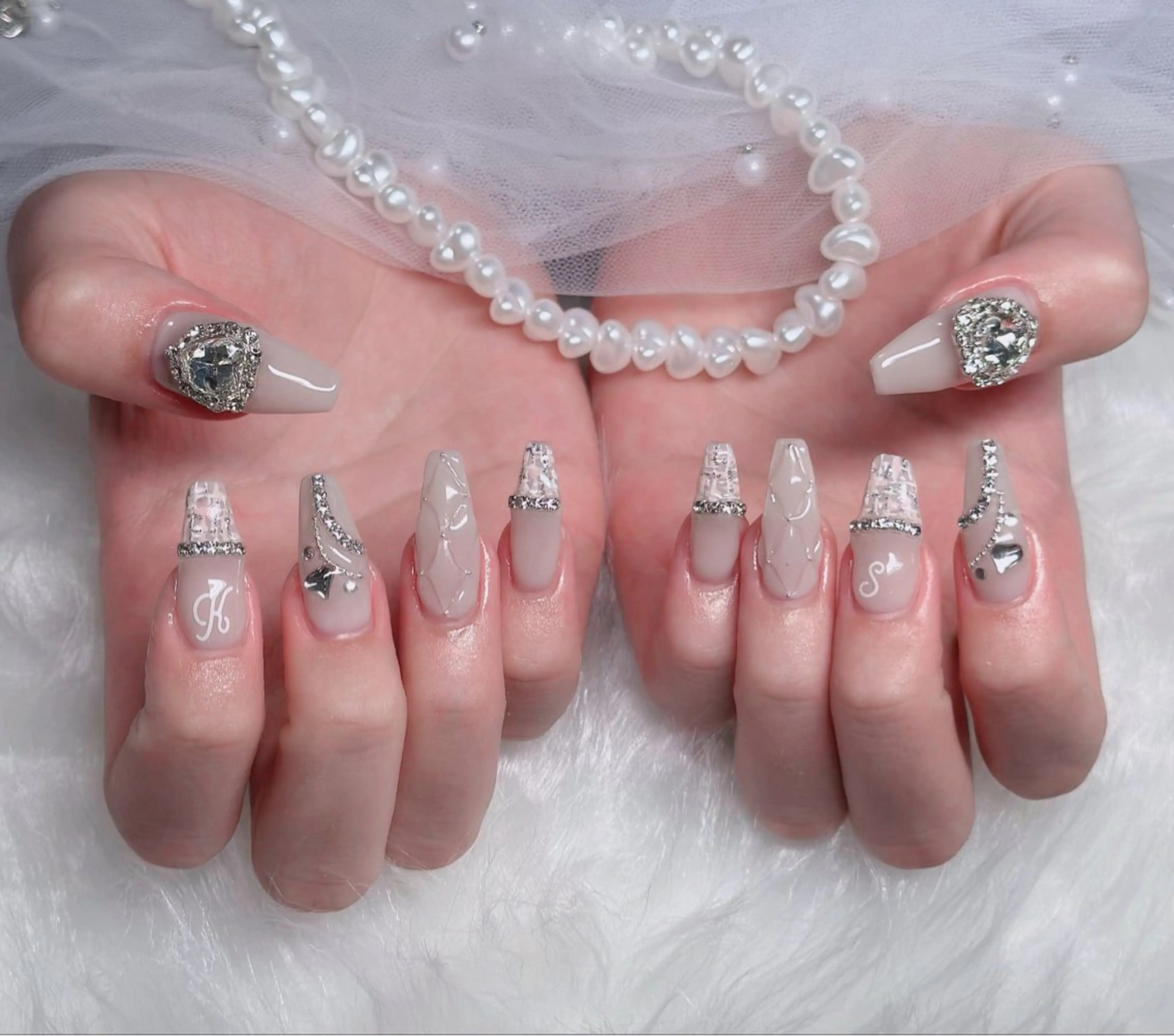 ネイル オーロラネイル フレンチネイル ジェルネイル ハロウィン キラキラネイル H.baby Nail Salonのネイルデザイン