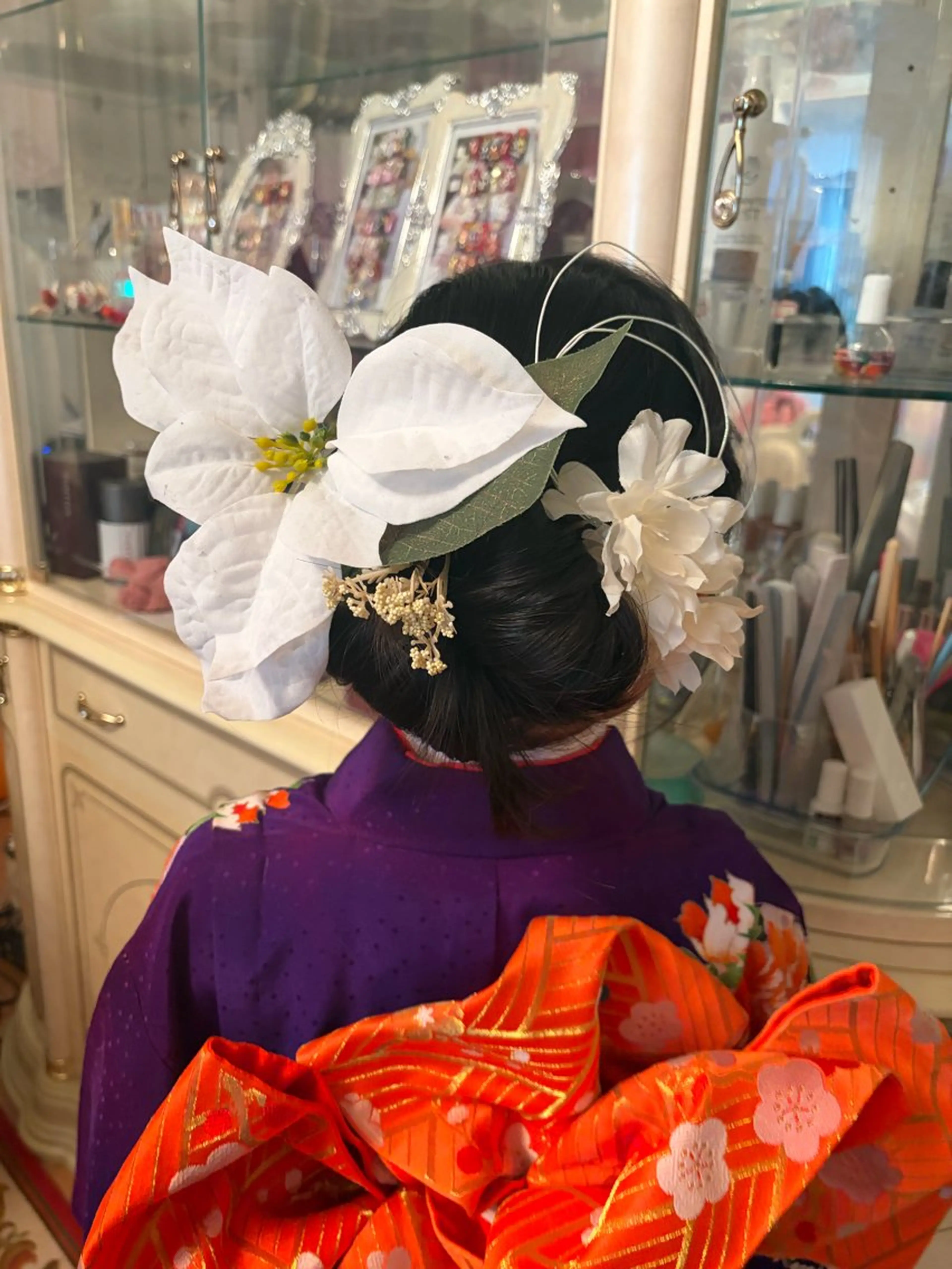 Kimono dressing, rental, and simple hair styling.の写真