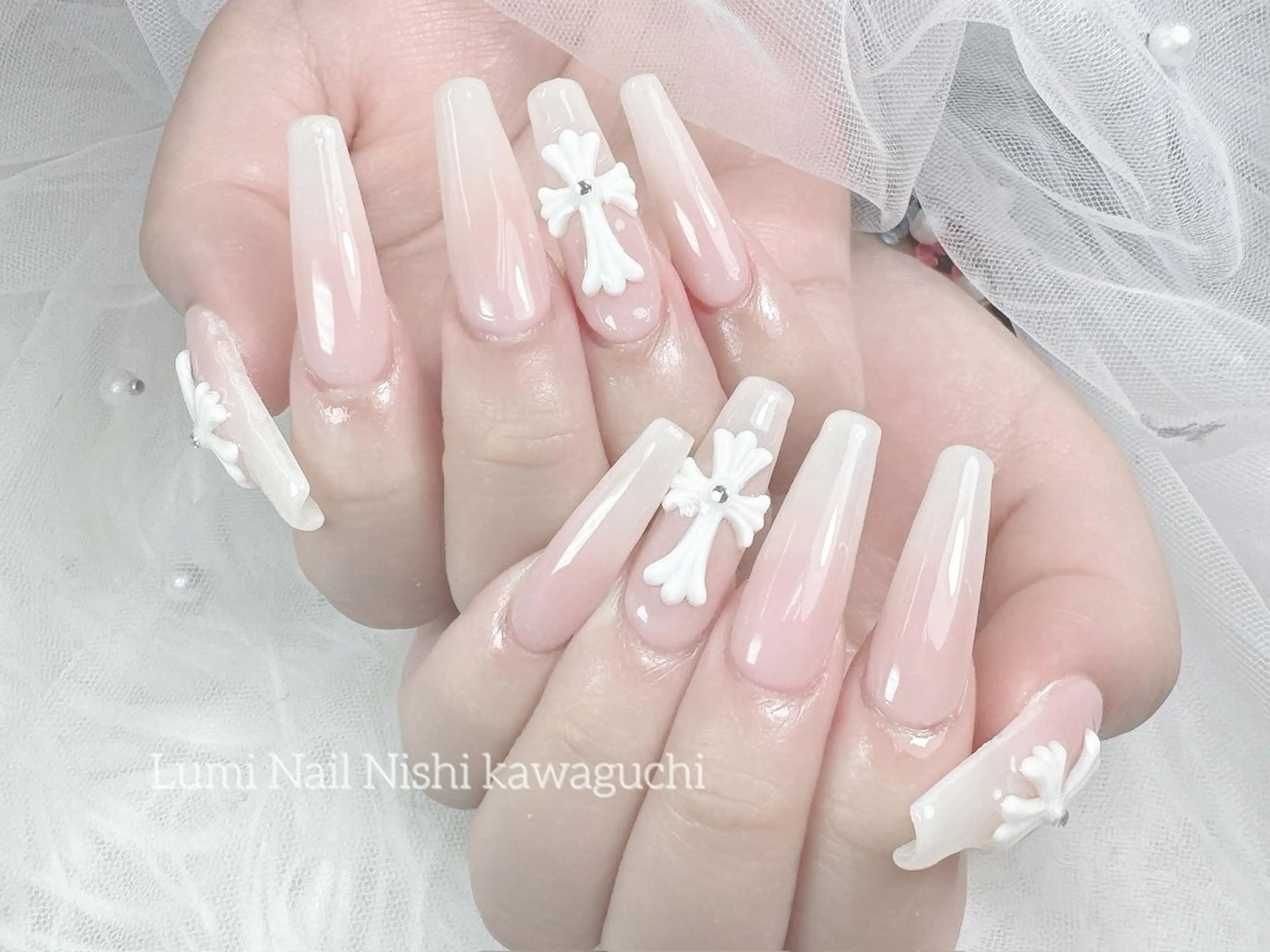 ネイル フットネイル ジェルネイル キラキラネイル オフィスネイル ピンク ハンドネイル Lumi Nail Salonのネイルデザイン