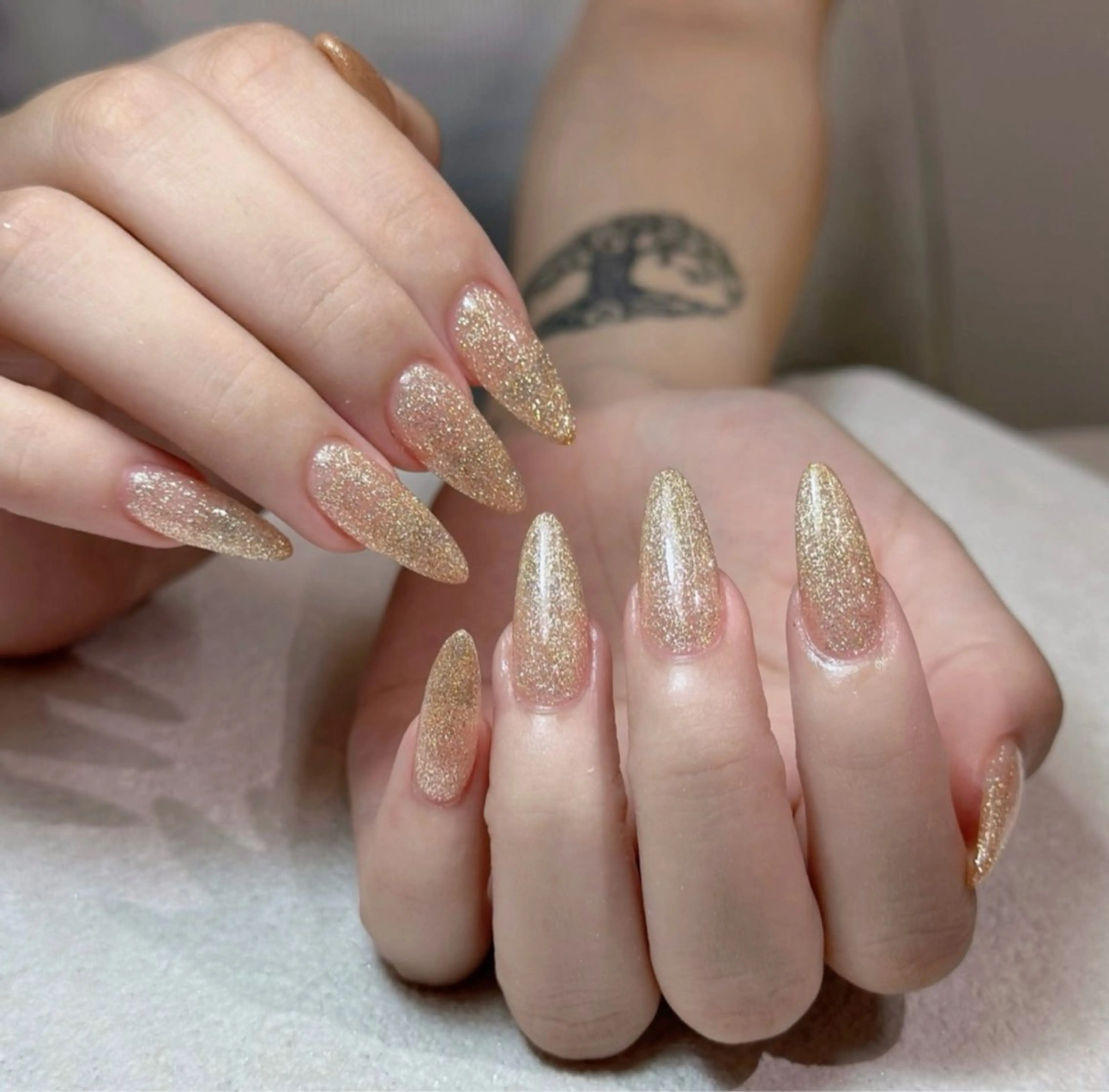 ネイル オーロラネイル ブルー チークネイル フットネイル フレンチネイル ハンドネイル REI レイのネイルデザイン