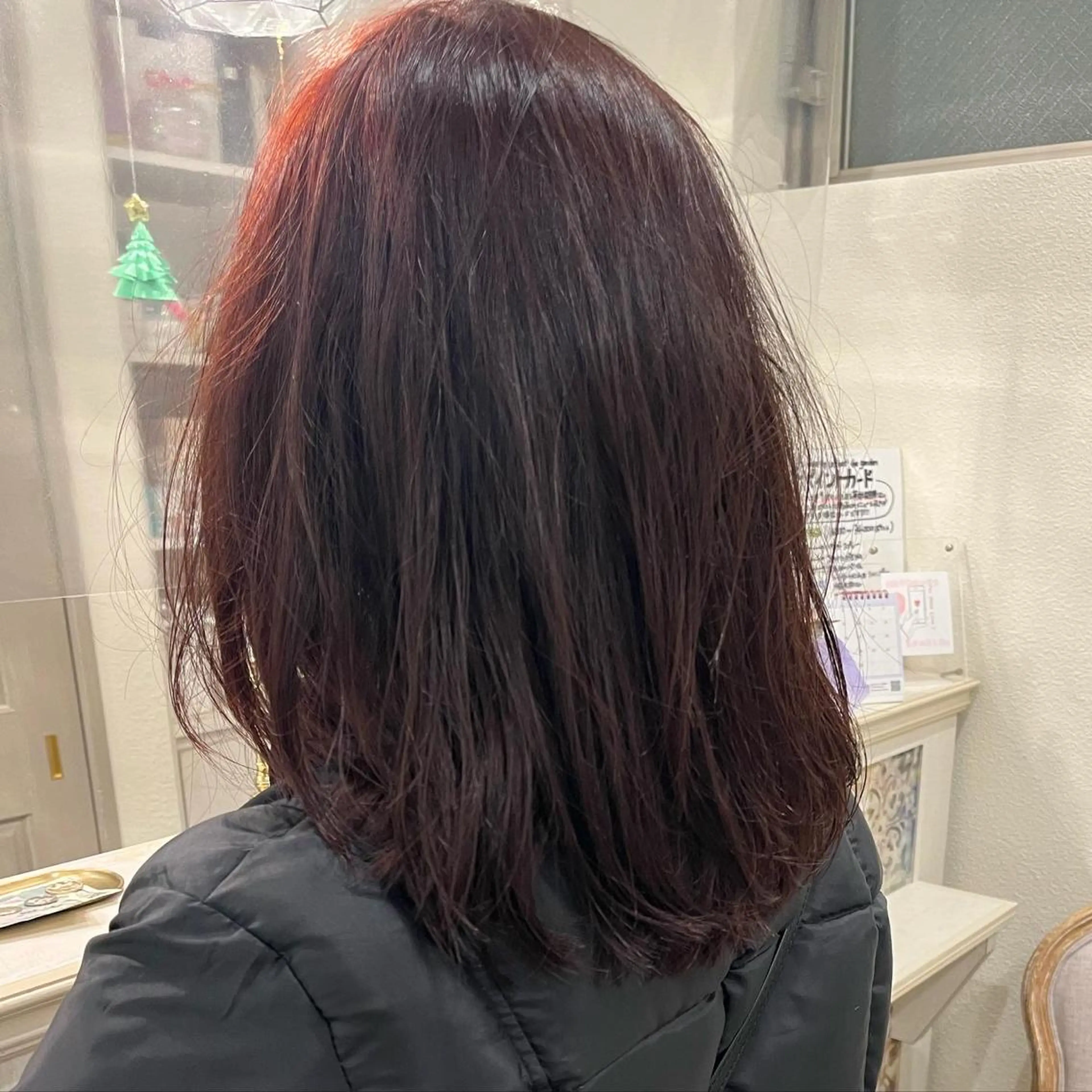 ミディアム izumi （いずみ）のヘアスタイル