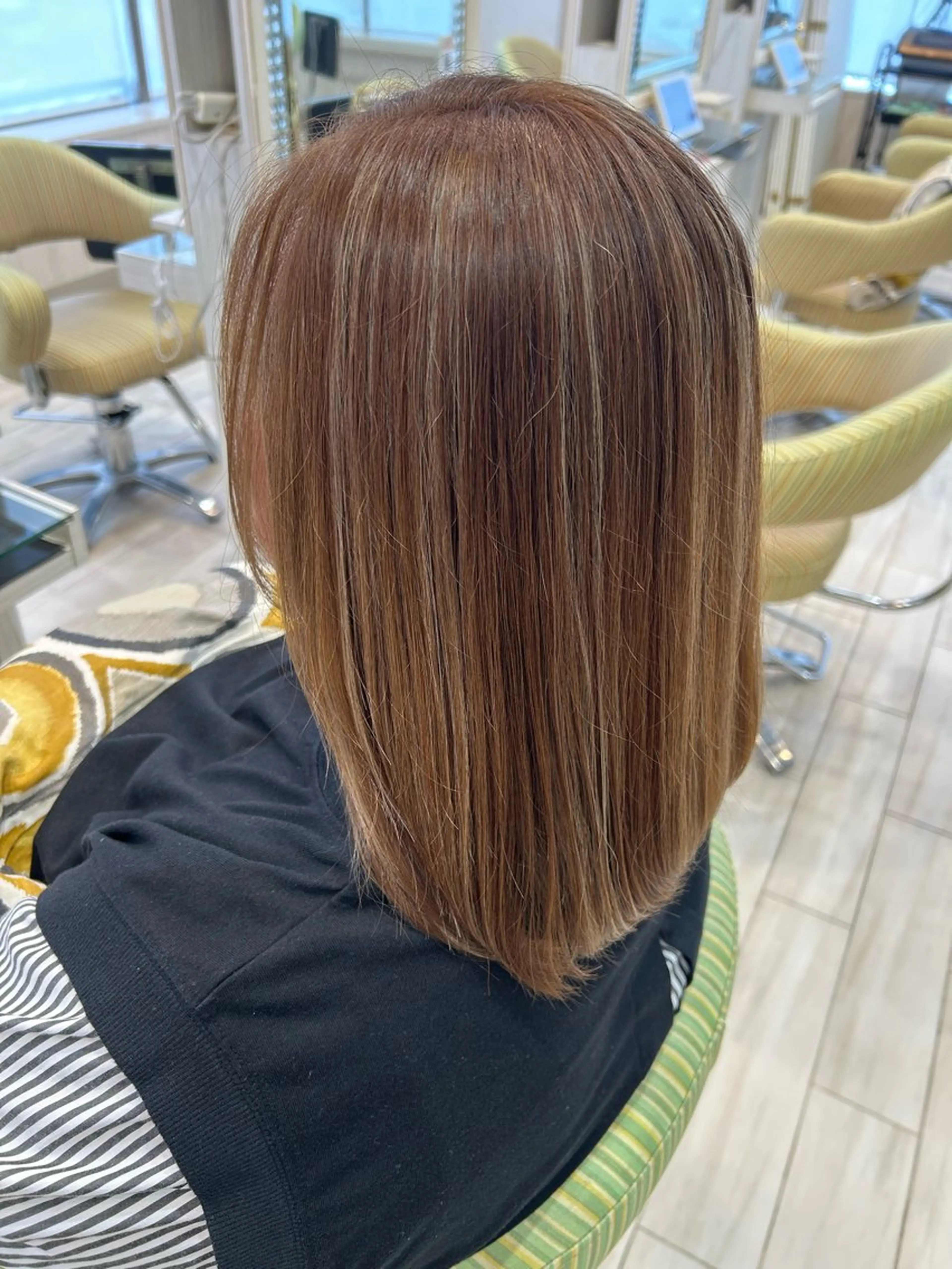 ミディアム カット ヘアカラー 中川 拓弥のヘアスタイル
