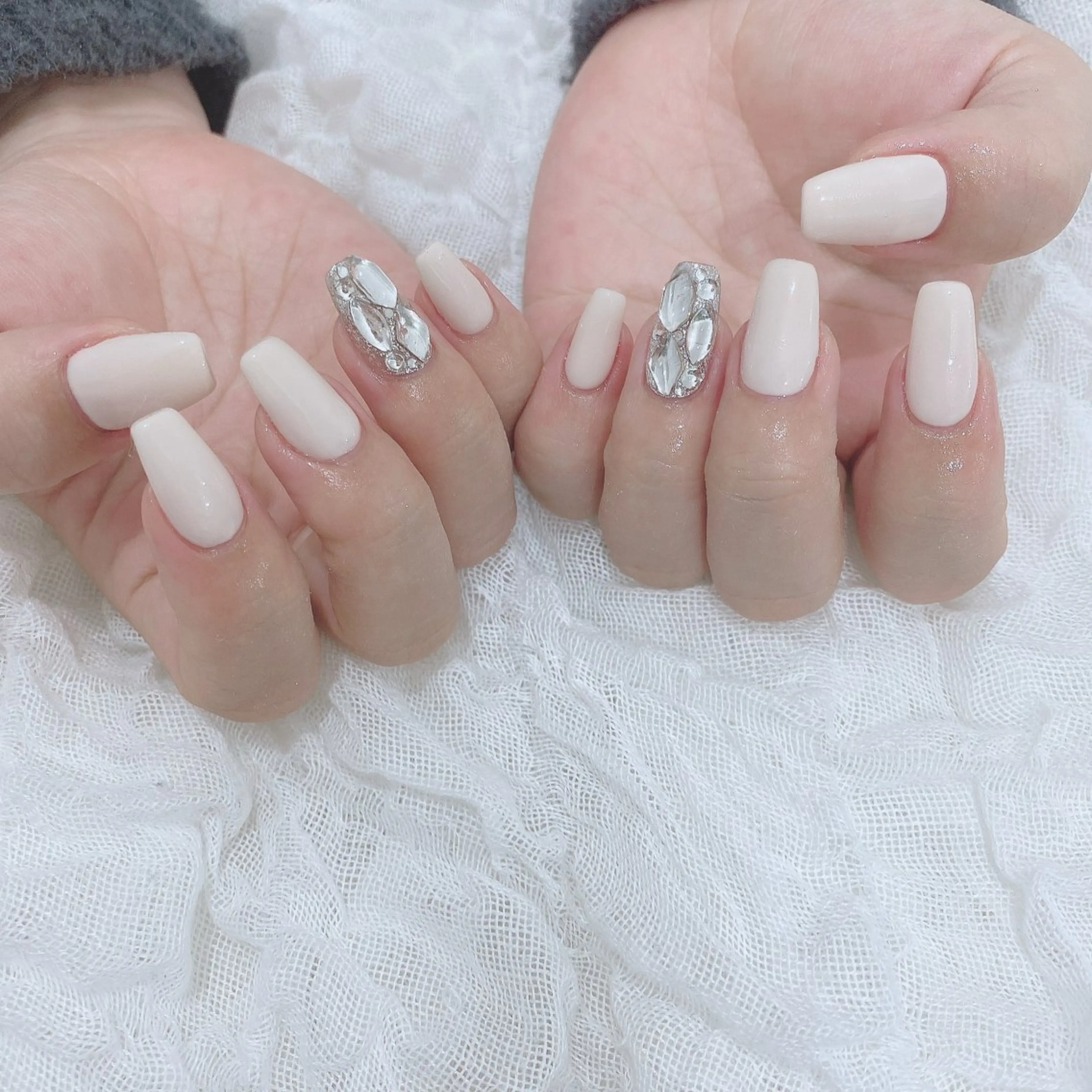 埋め尽くし2本付き🌸ワンカラーorラメグラデーション 同価格でフットネイルにも変更可能✨の写真