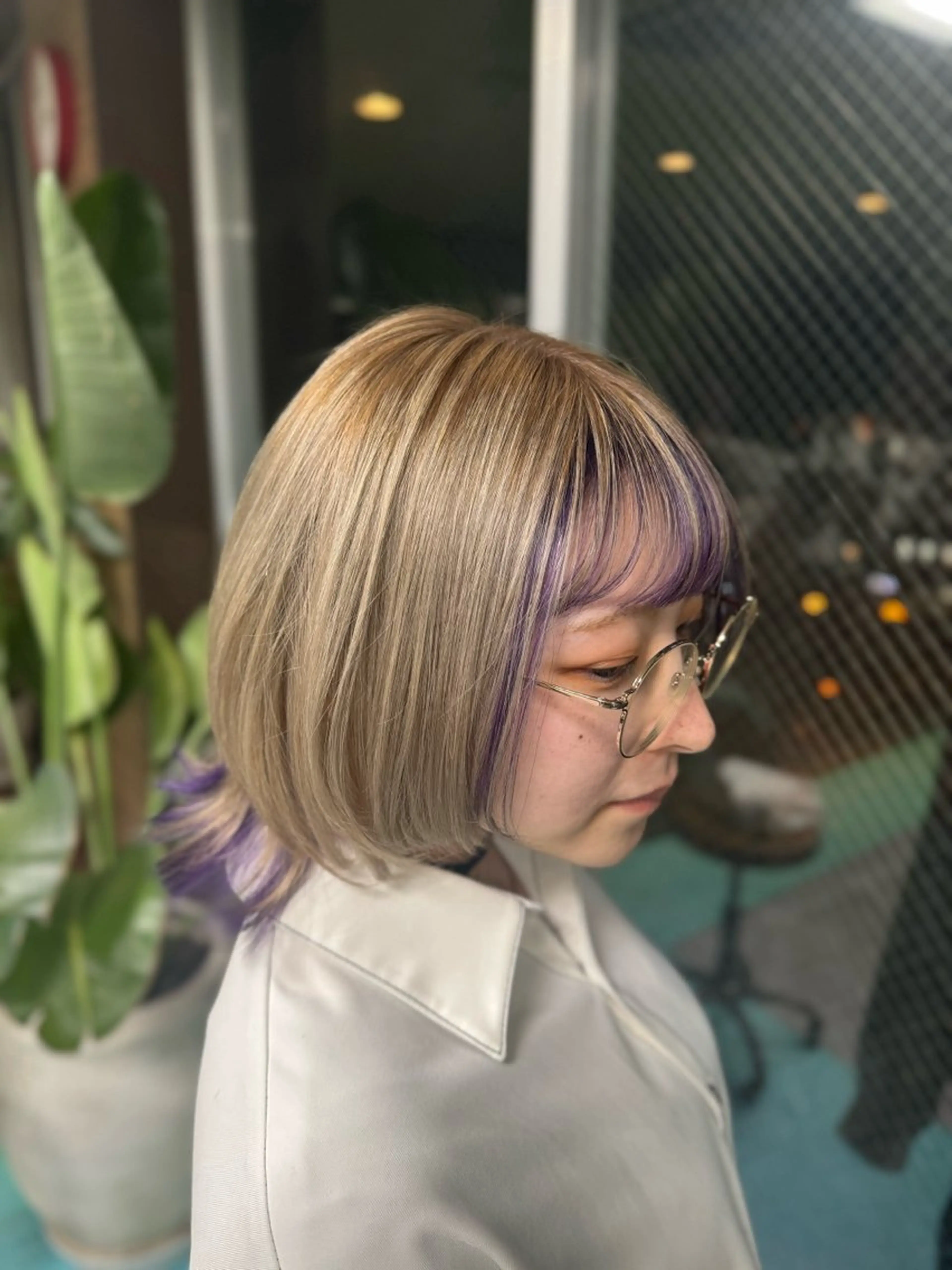 ミディアム カラー ベージュカラー パープルカラー ウルフカット ヘアカラー Viage （ビアージュ）のヘアスタイル