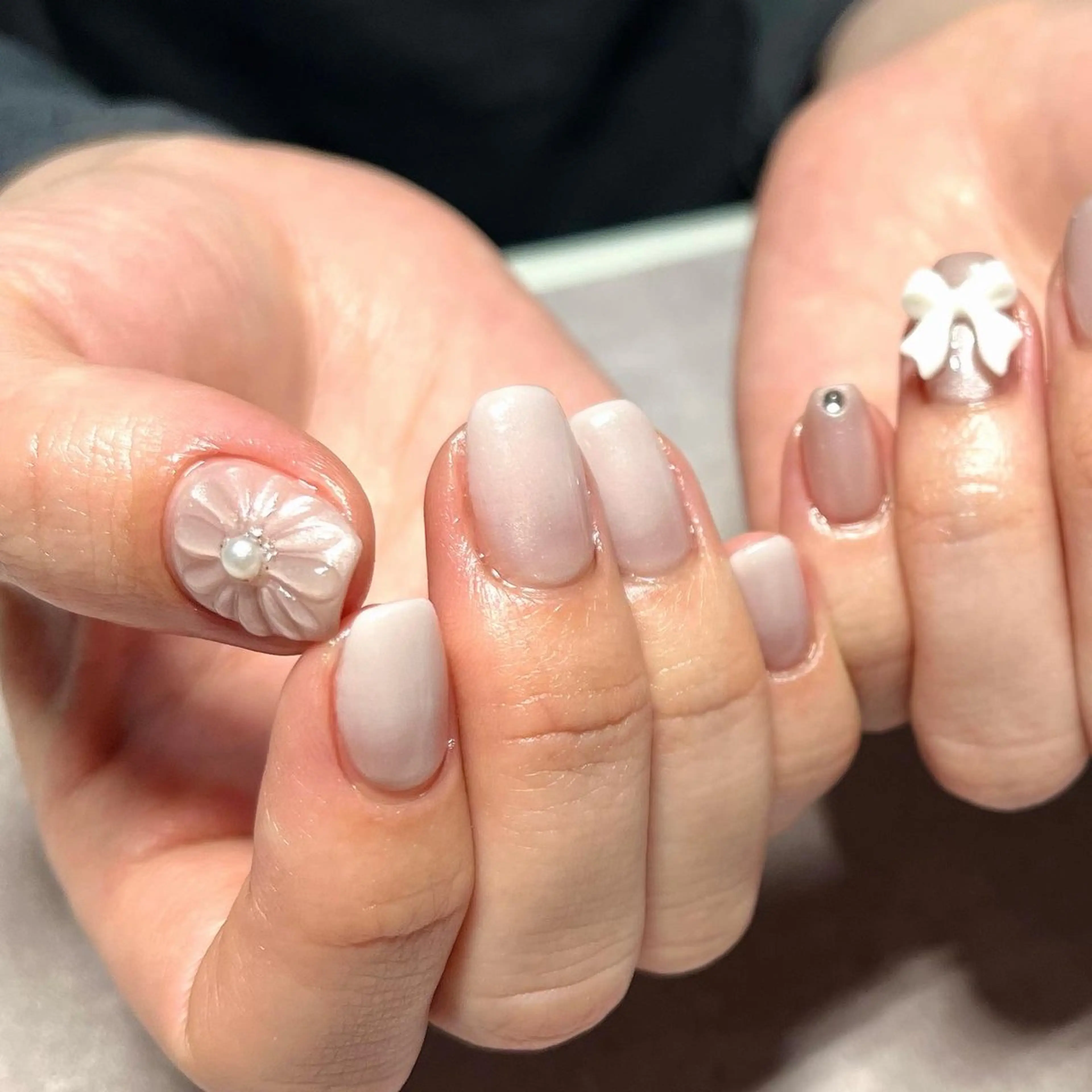 ネイル グラデーション ワンカラーネイル ピンク リボン 春ネイル ハンドネイル ネイルサロン kupuのネイルデザイン