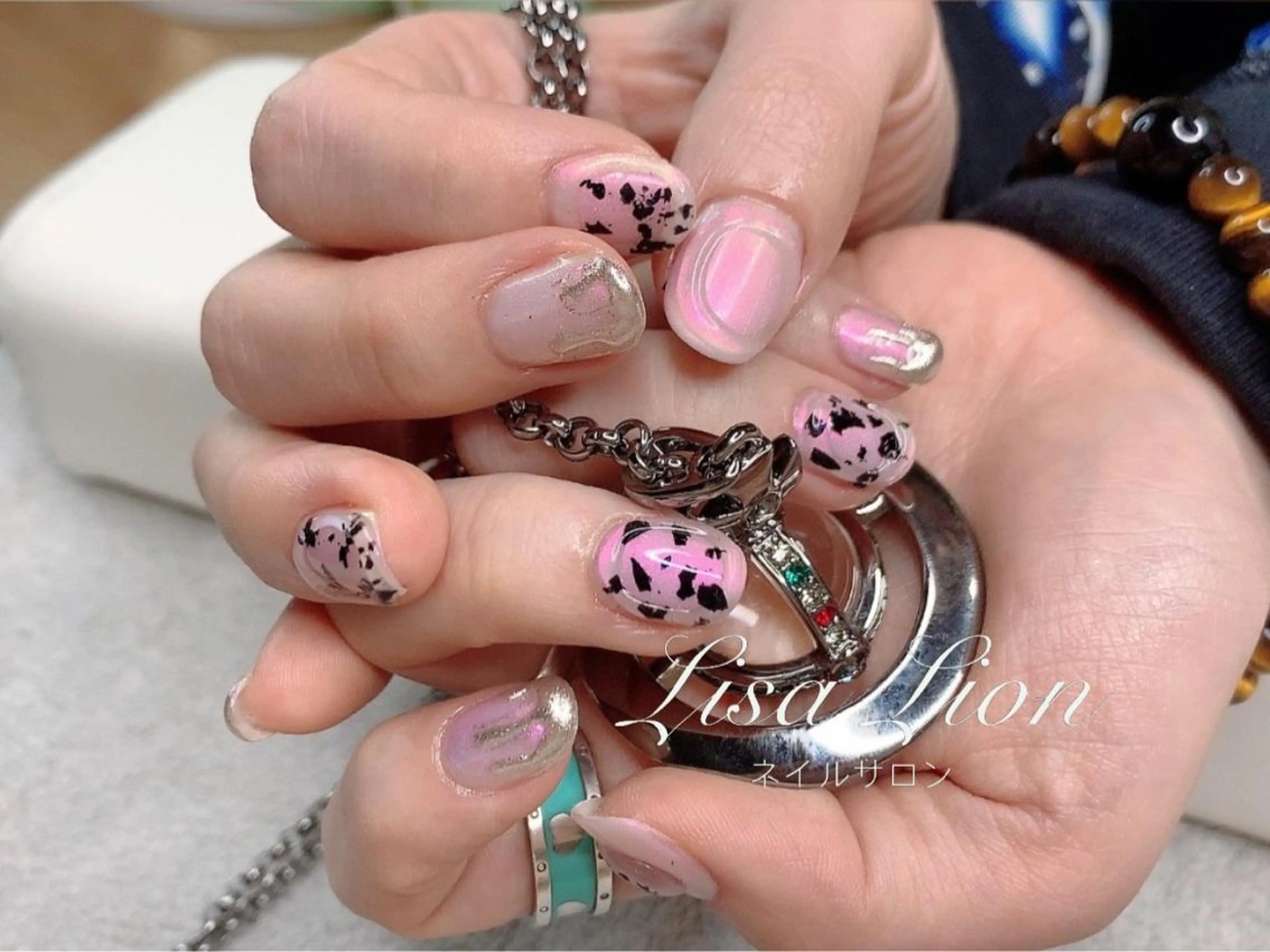 ミディアム M. Tui Tuiのネイルデザイン