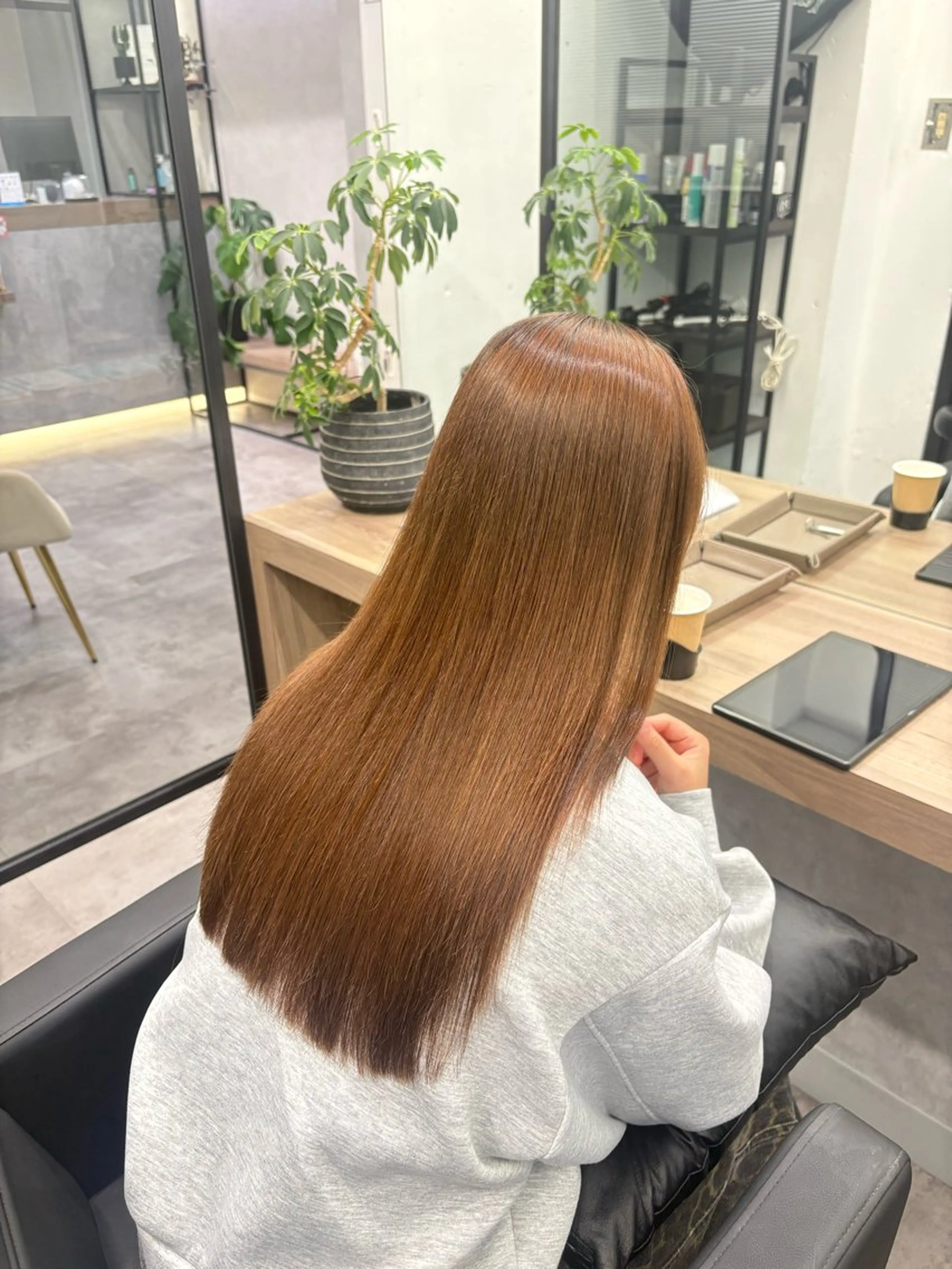 ロング カラー カット 縮毛矯正 Nail &Beauty by UNO伊勢原所属・COCO .のヘアスタイル