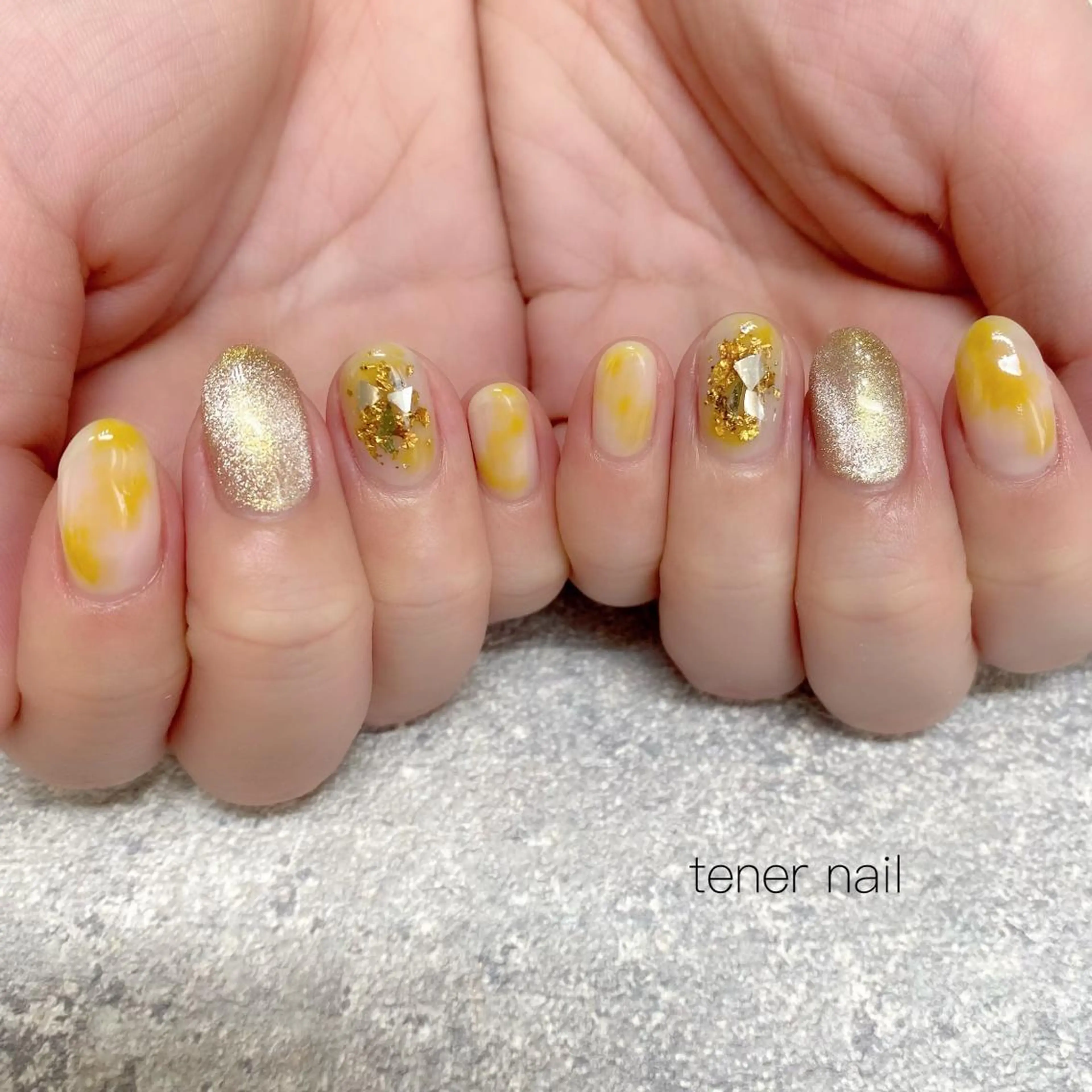 ネイル ニュアンスネイル 黄色 テネルネイル tener nailのネイルデザイン