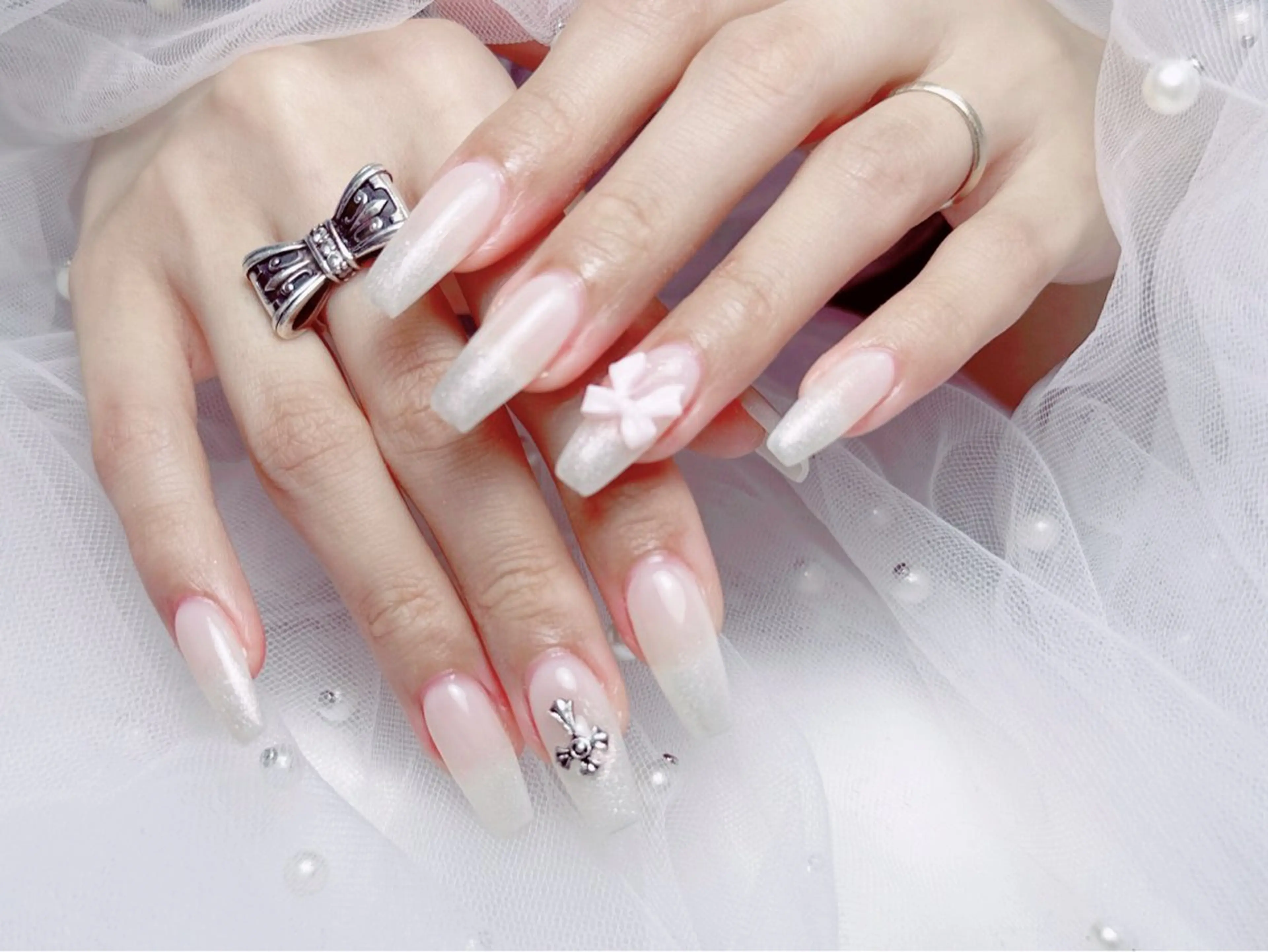 ネイル フレンチネイル ハート 韓国ネイル マグネットネイル マグネットフレンチ ハンドネイル ネイルサロン lotusのネイルデザイン