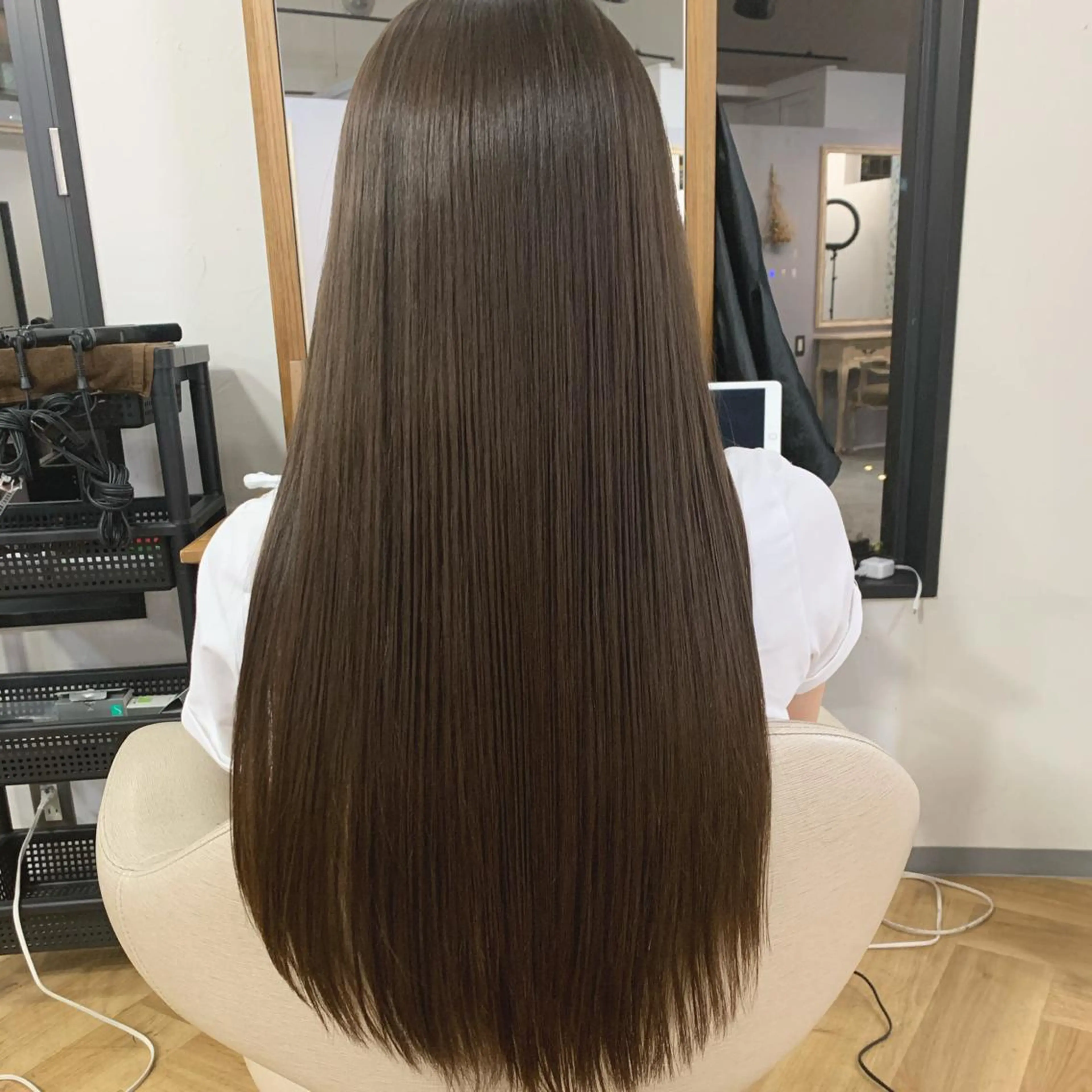 【話題の髪質改善✨】髪質改善ストレート＋カット＋クイックトリートメントの写真