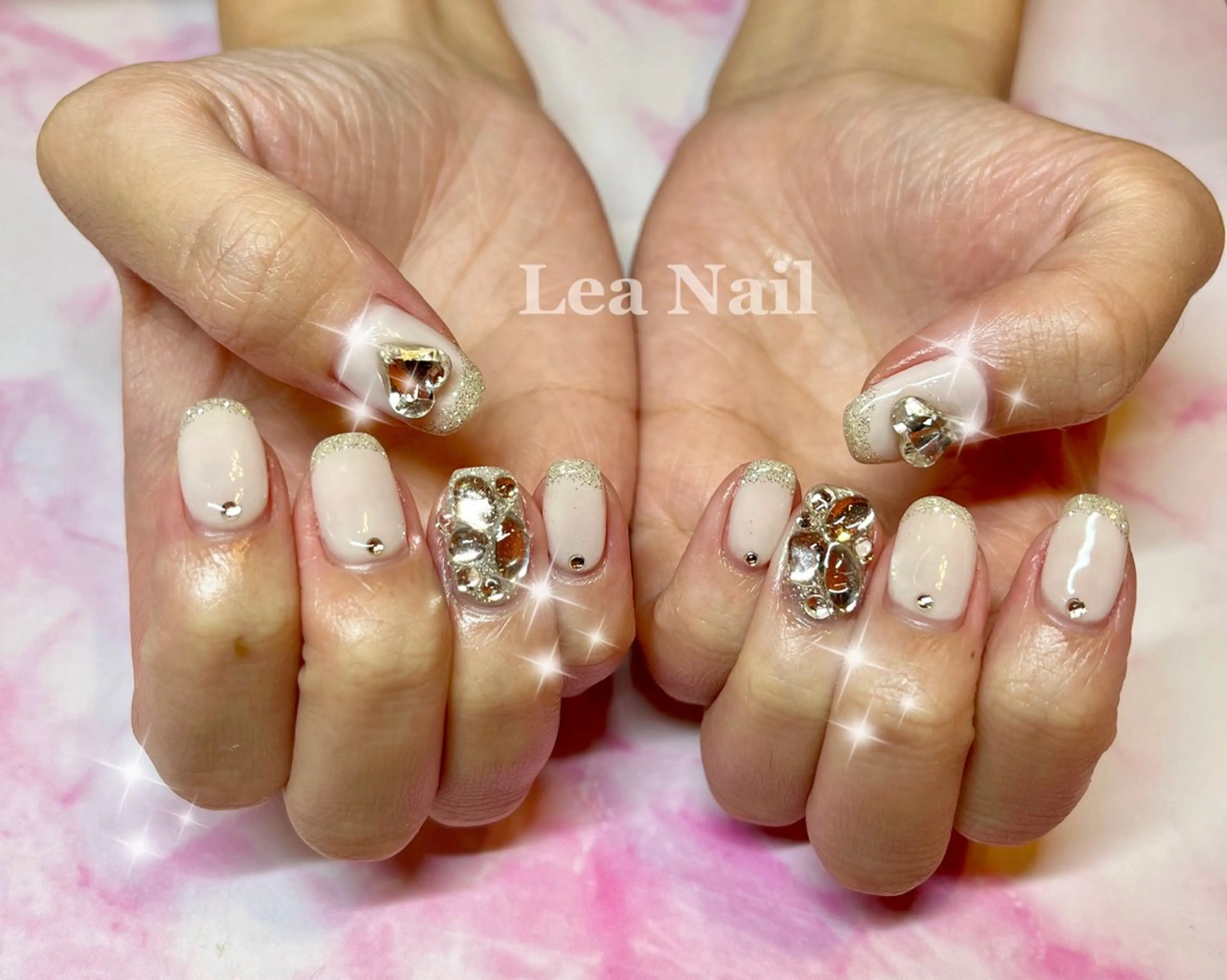 ネイル フレンチネイル ハート ストーンネイル Lea Nailのネイルデザイン