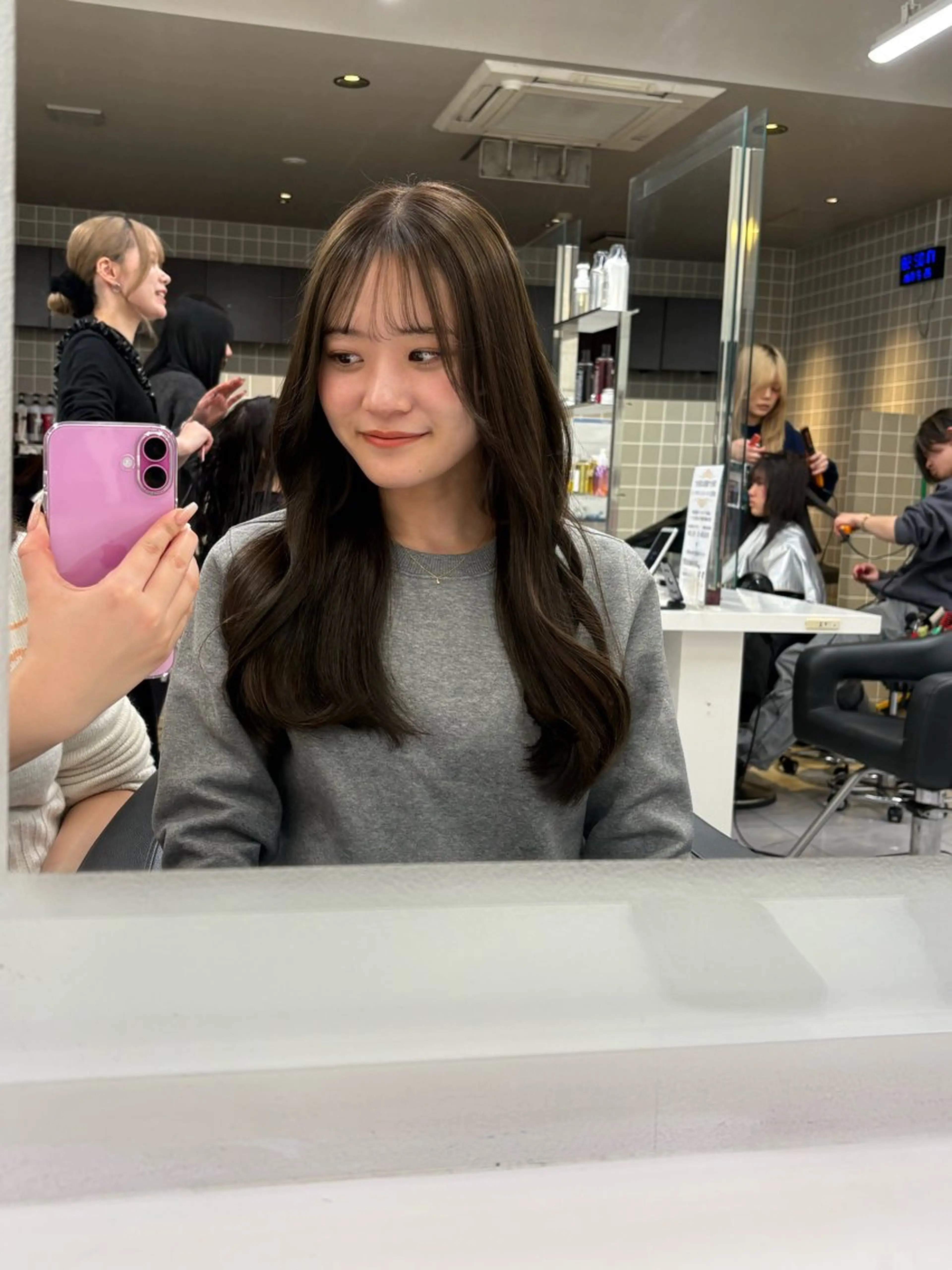 カラー ヘアカラー トリートメント 透明感ベージュ🤎 ナチュラルレイヤーのヘアスタイル