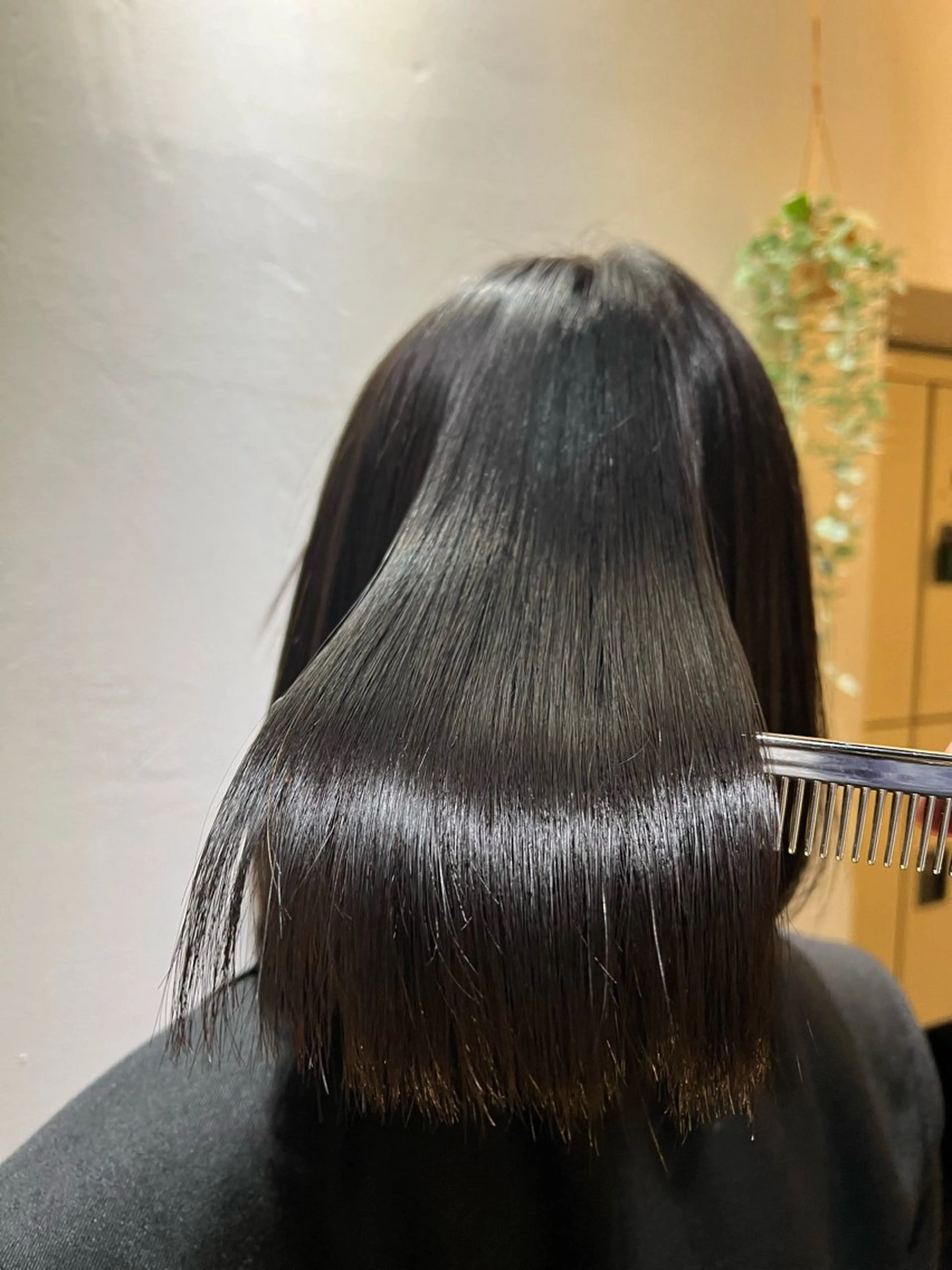 ショート パーマ 縮毛矯正/ レイヤー/ミディアムのヘアスタイル
