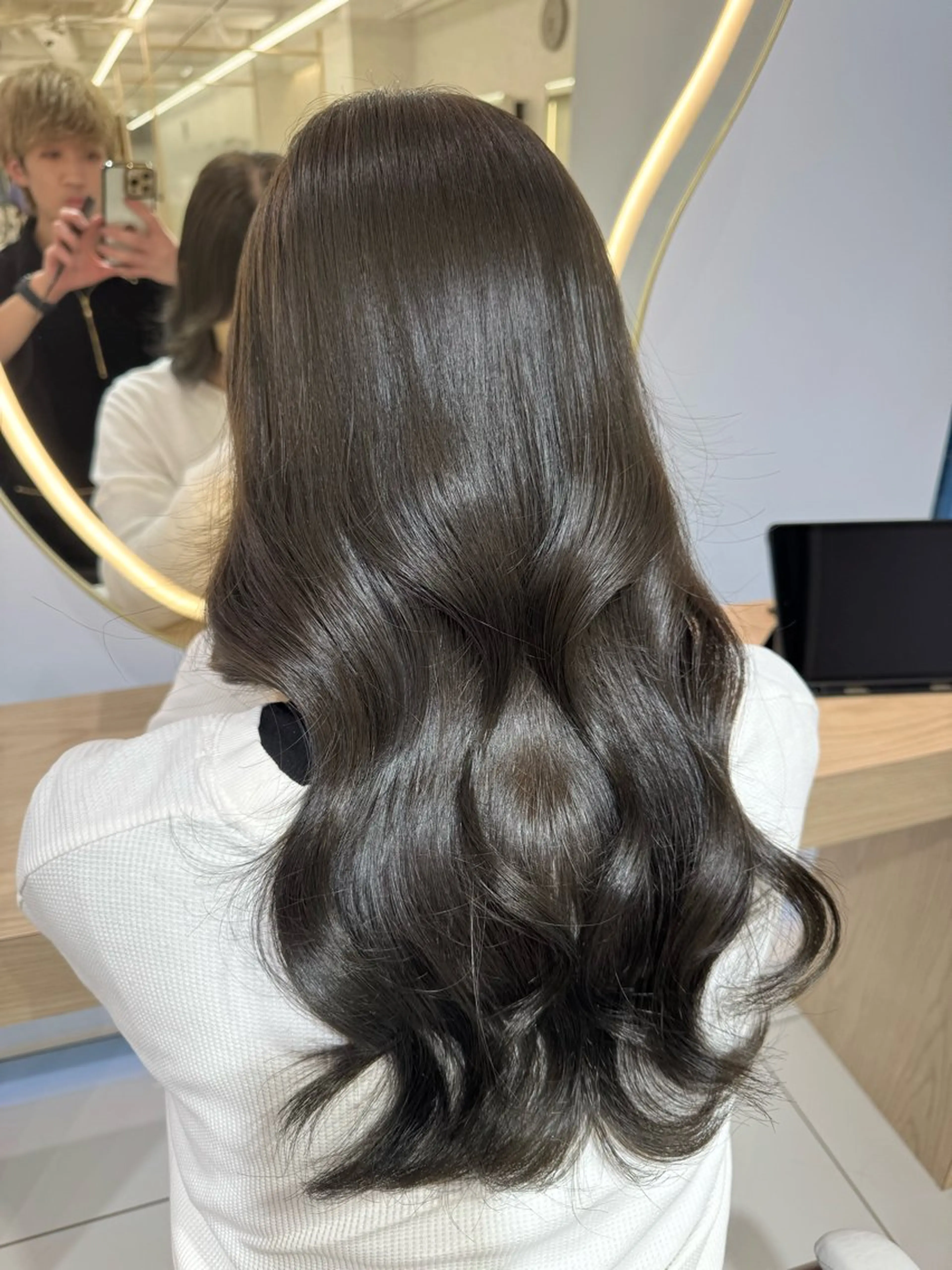 ロング カラー ベージュカラー オリーブベージュ 韓国レイヤー/ 顔まわり/西野和裕のヘアスタイル