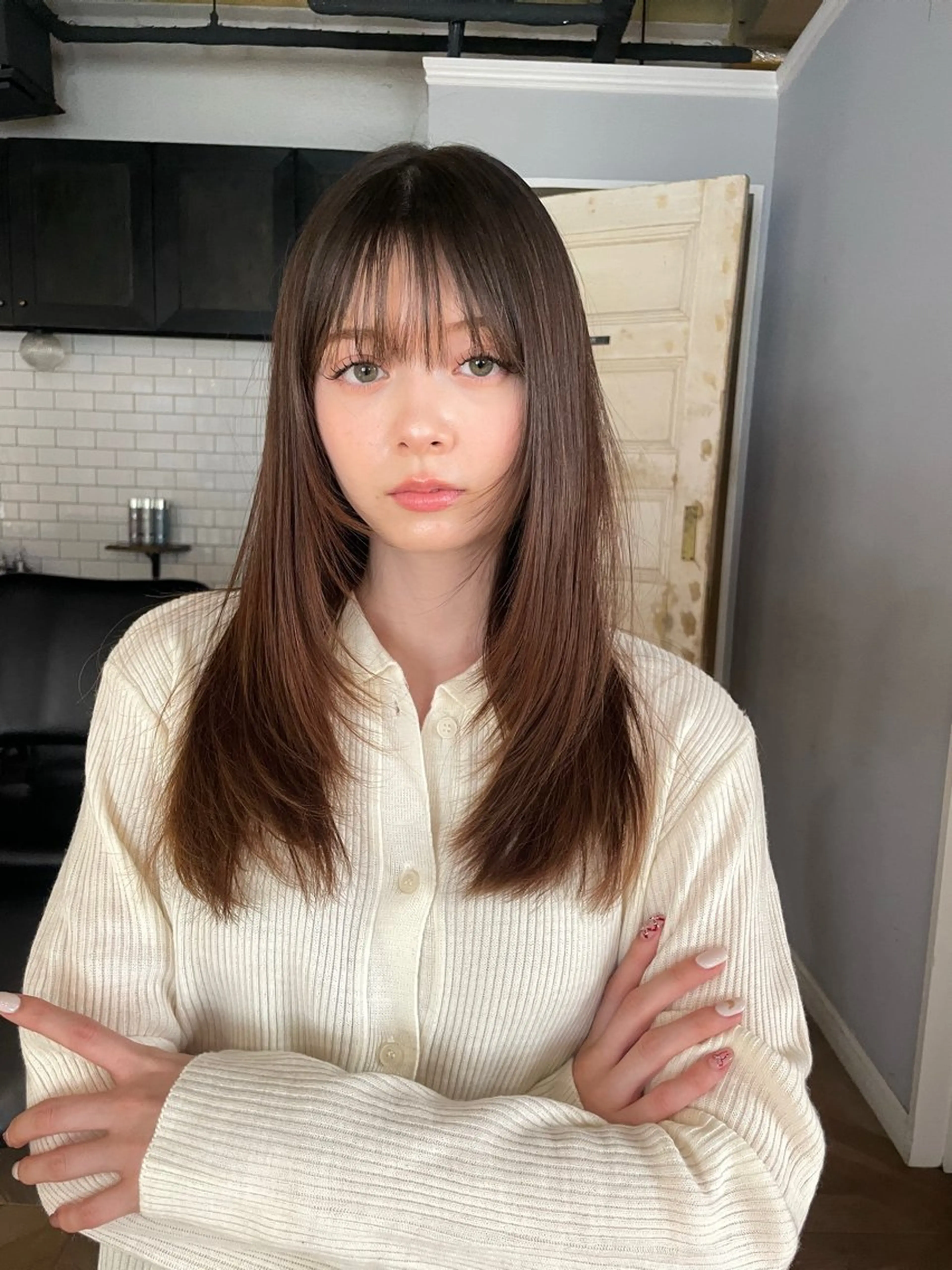 セミロング カラー レイヤー　べージュ 白石研太のヘアスタイル