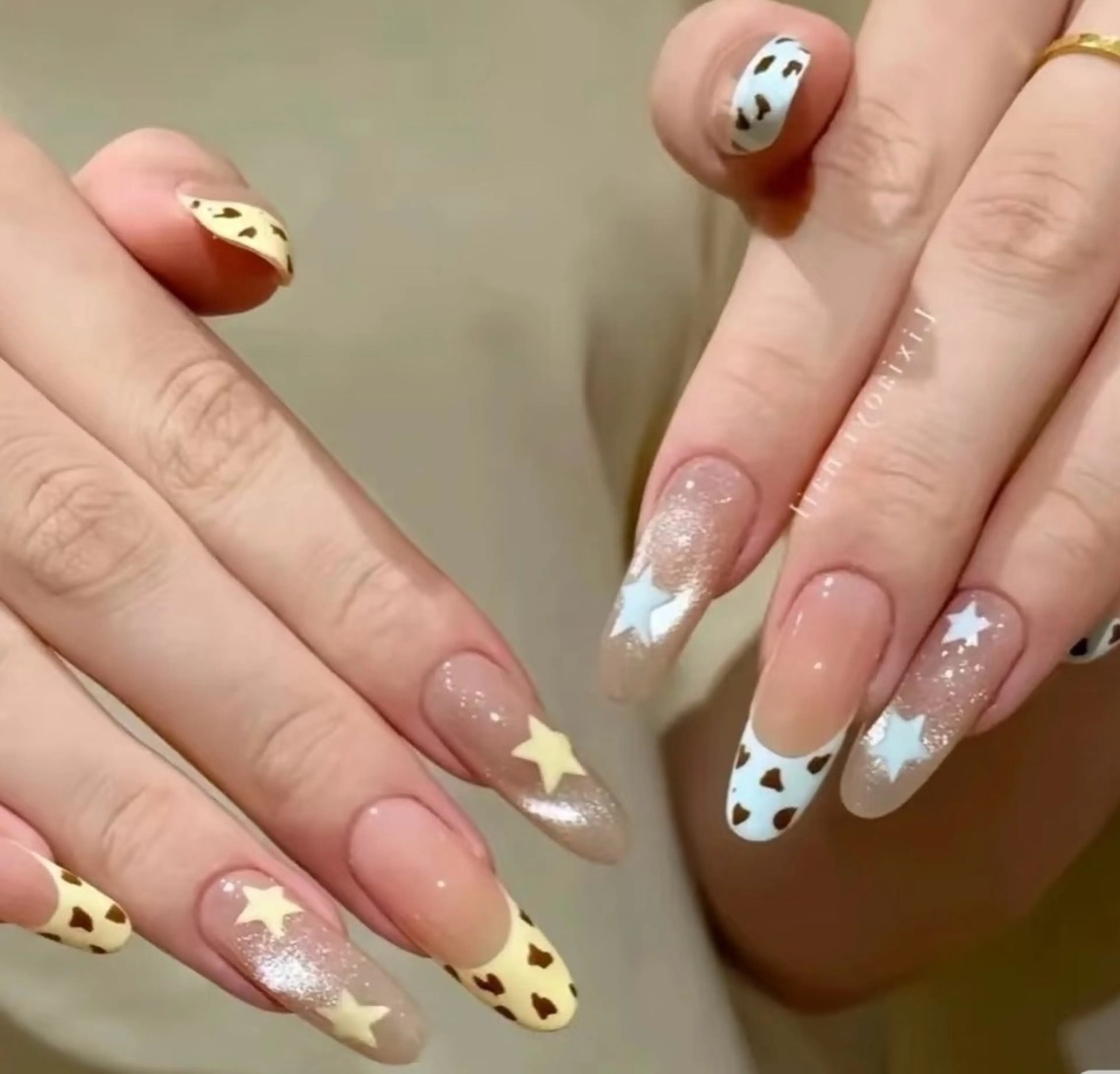 ネイル 高木 維麗絲のネイルデザイン