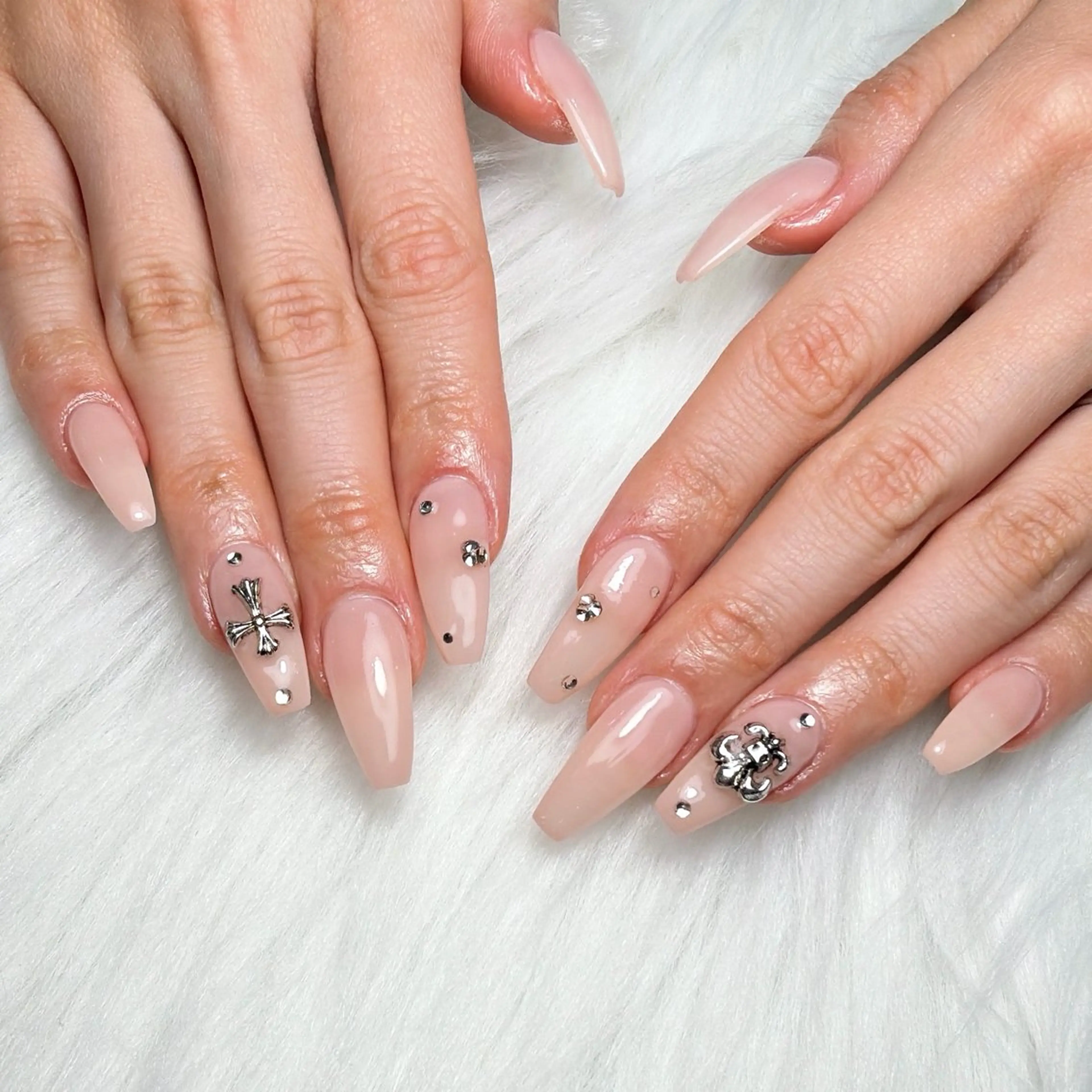 ネイル ハンドネイル lifra Hinaのネイルデザイン